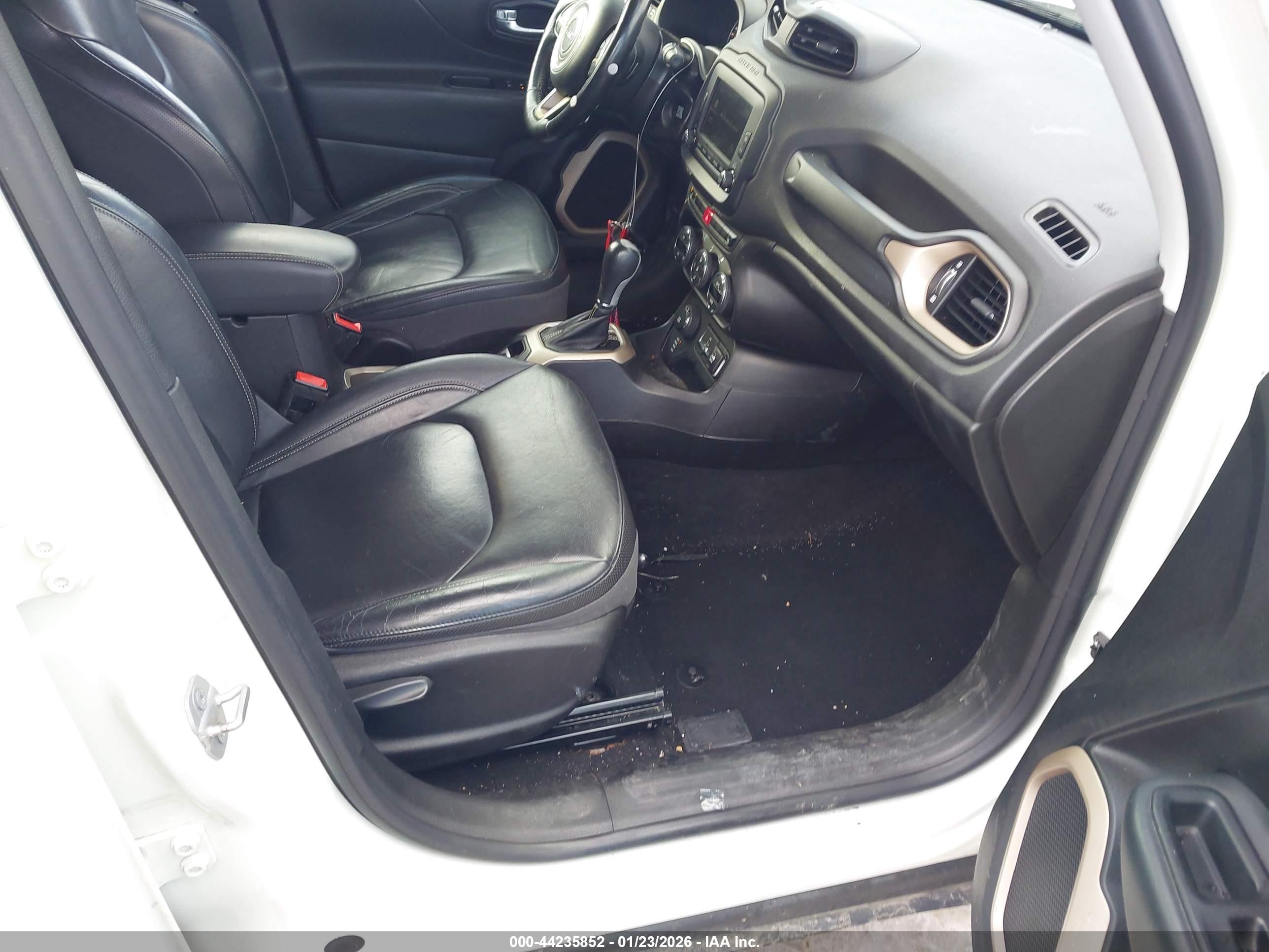JEEP RENEGADE image 5