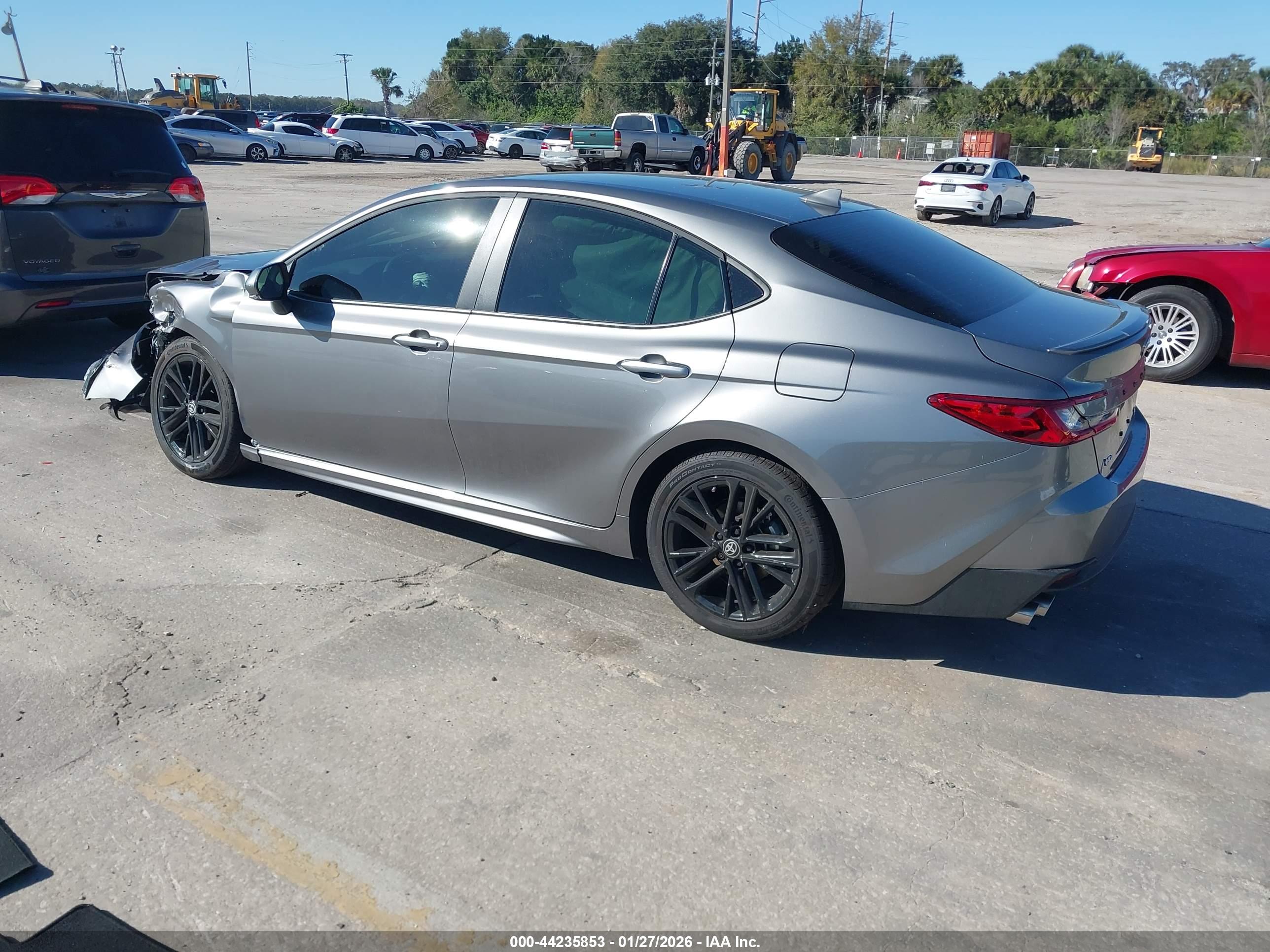 TOYOTA CAMRY image 3