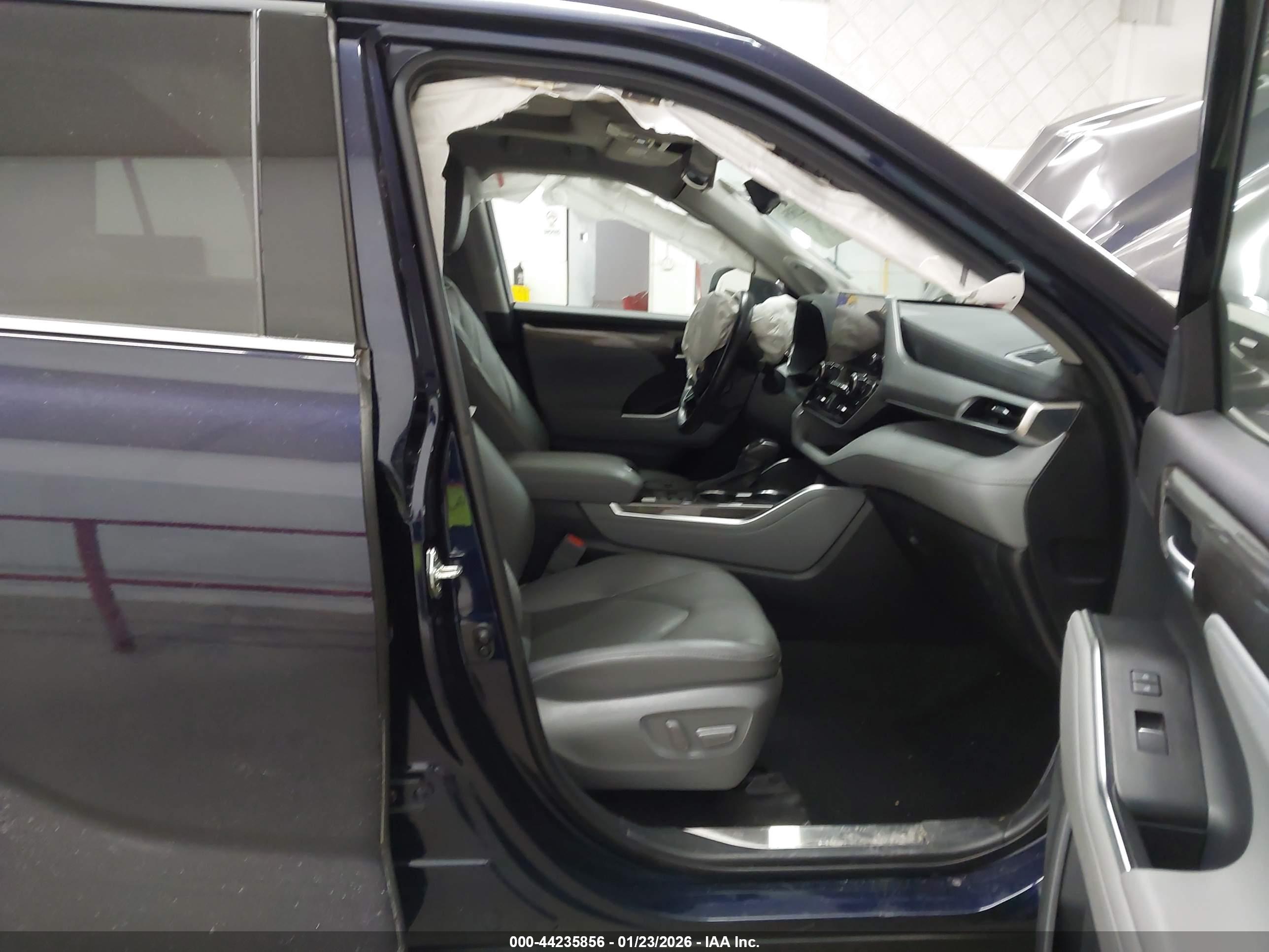 TOYOTA HIGHLANDER image 5