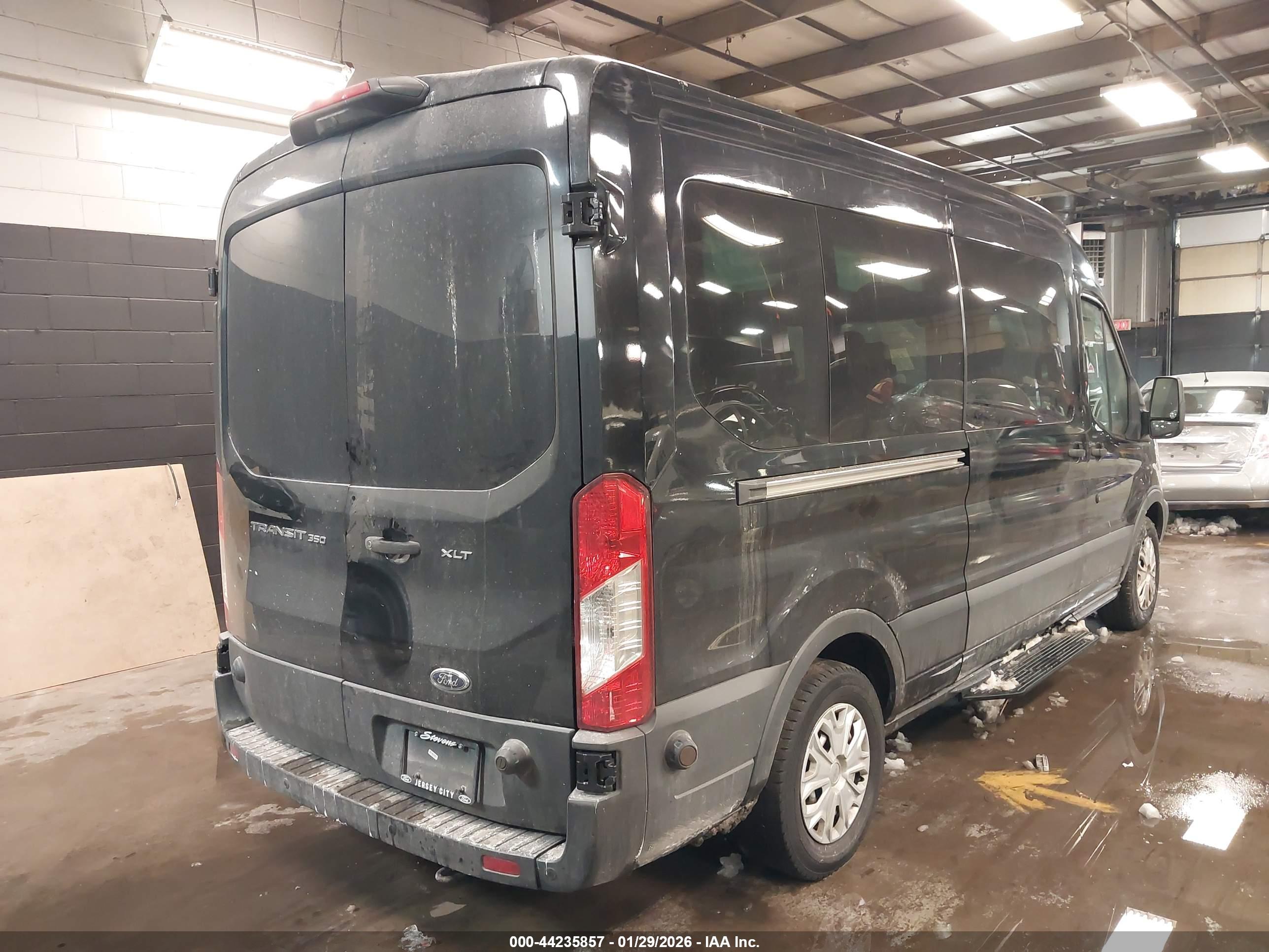 FORD TRANSIT-350 image 4