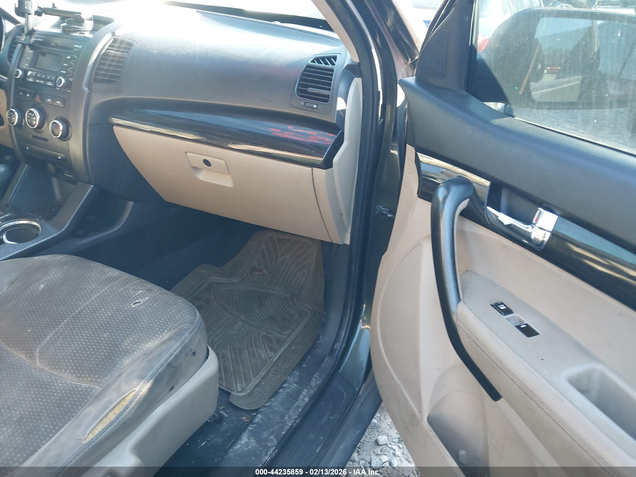 KIA SORENTO image 5