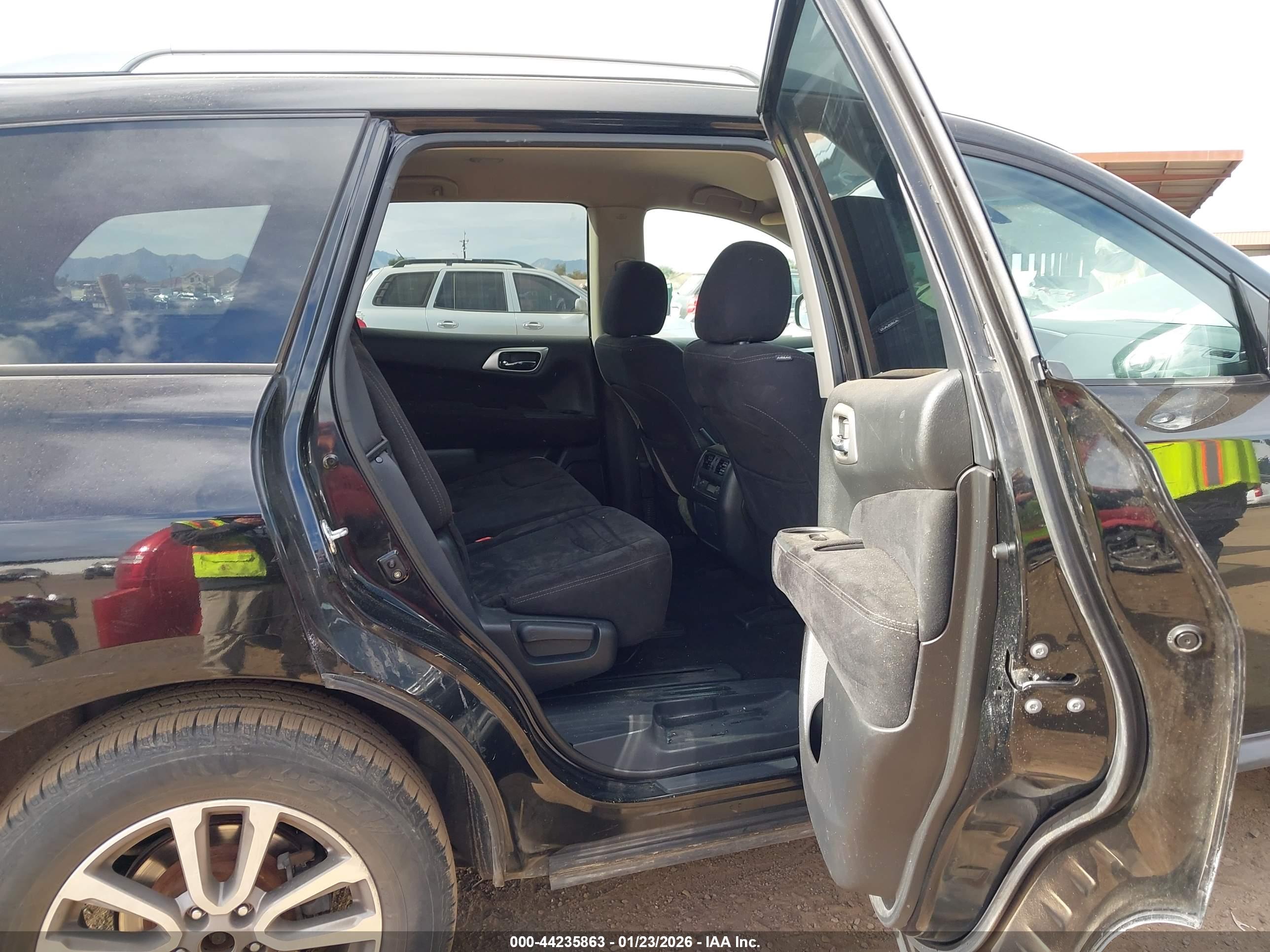 NISSAN PATHFINDER image 8