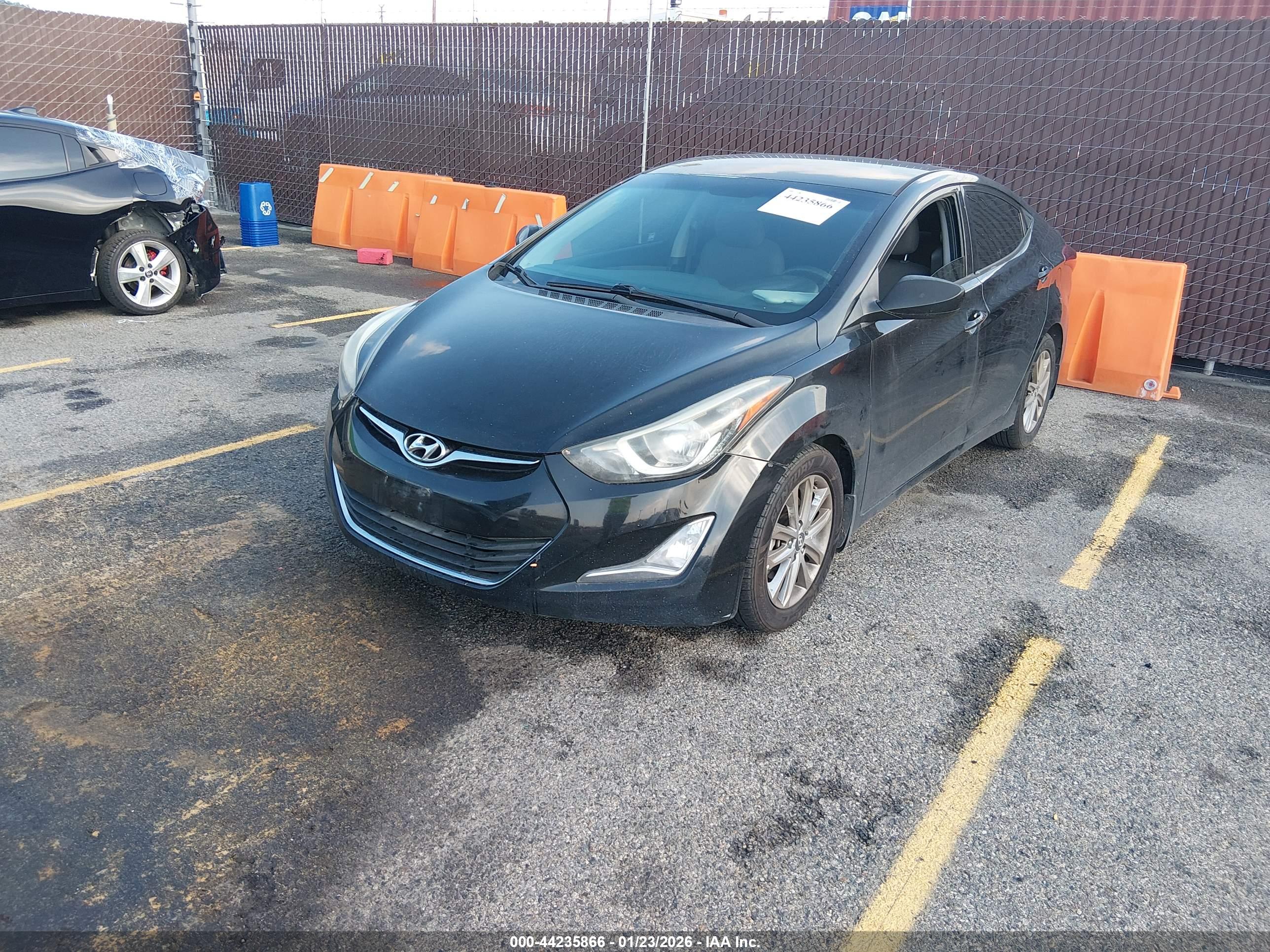 HYUNDAI ELANTRA image 2