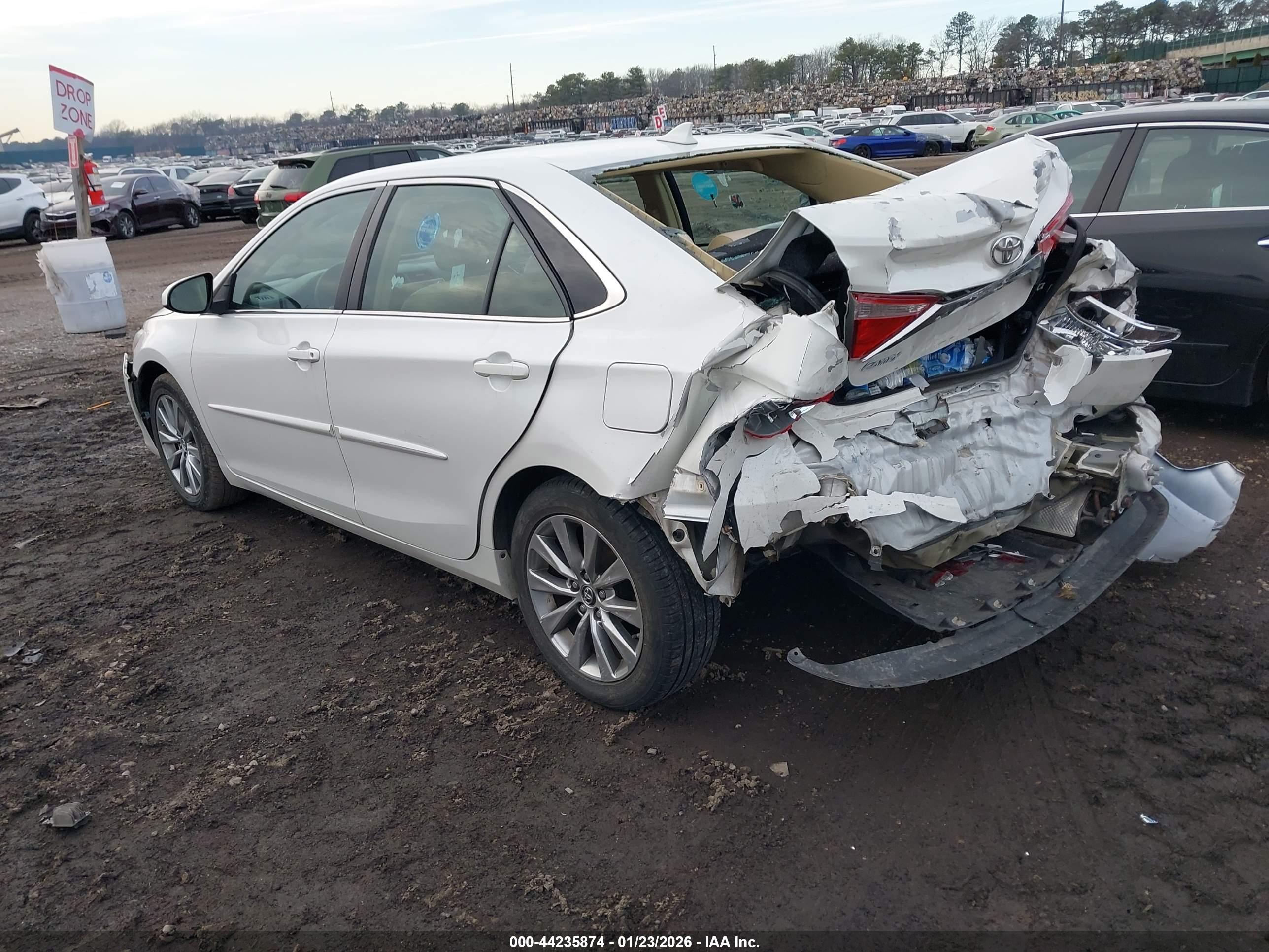 TOYOTA CAMRY image 3
