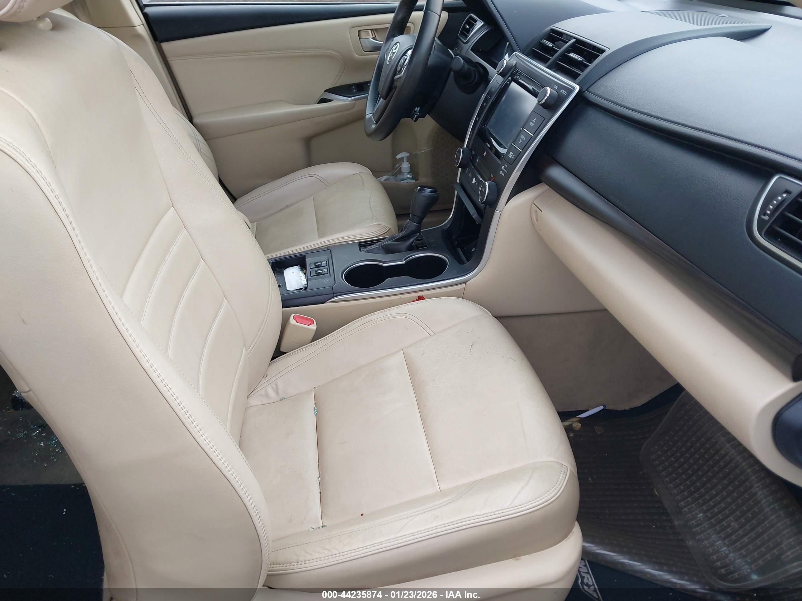 TOYOTA CAMRY image 5