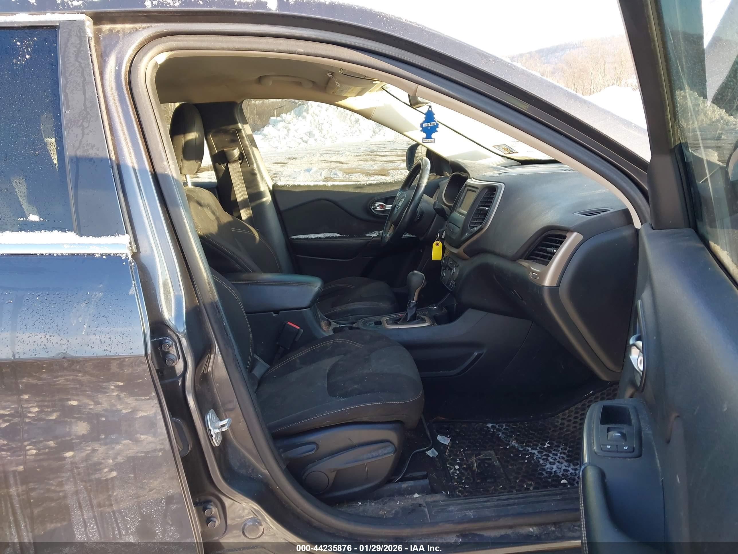 JEEP CHEROKEE image 5