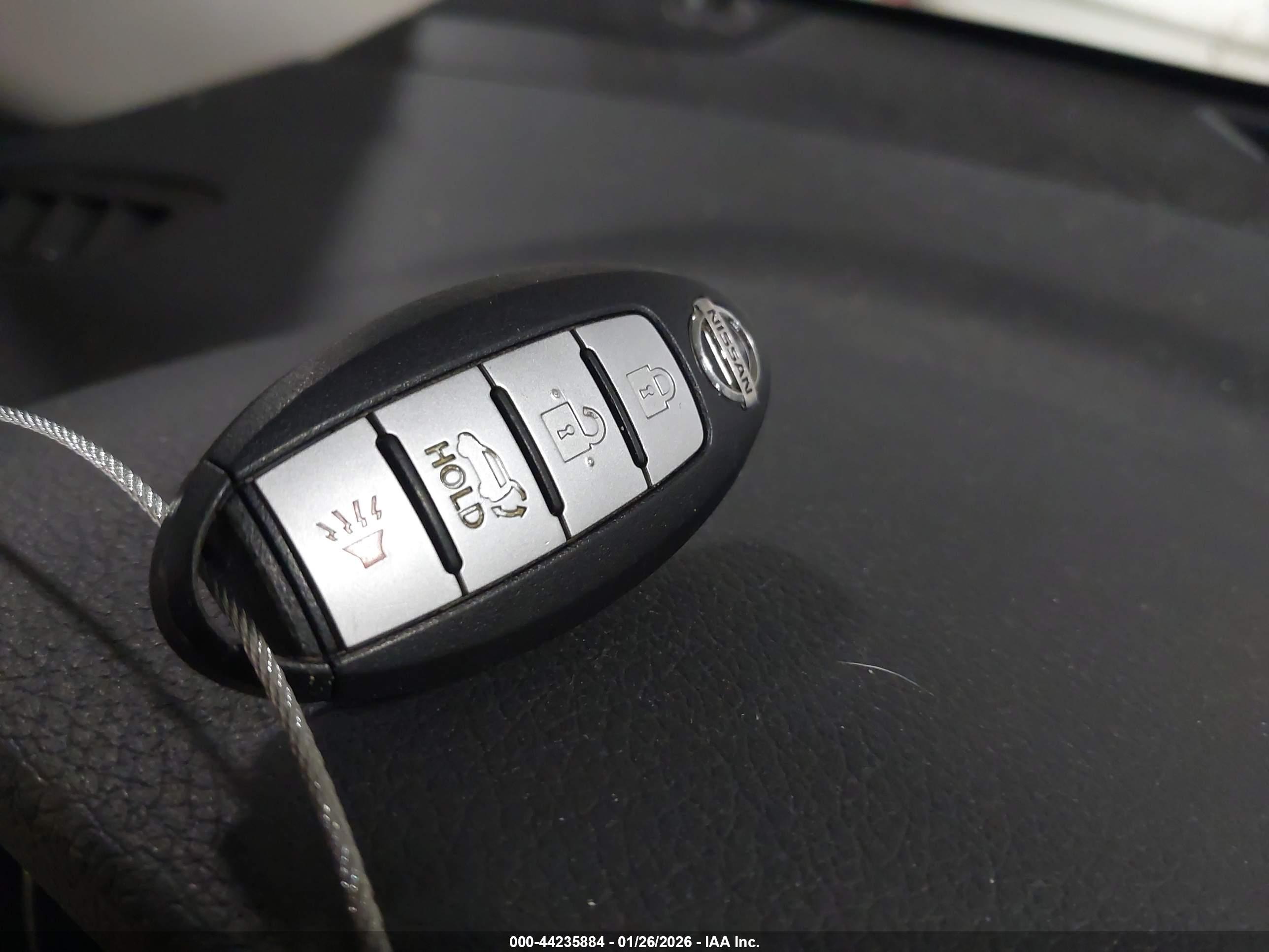 NISSAN ROGUE image 11