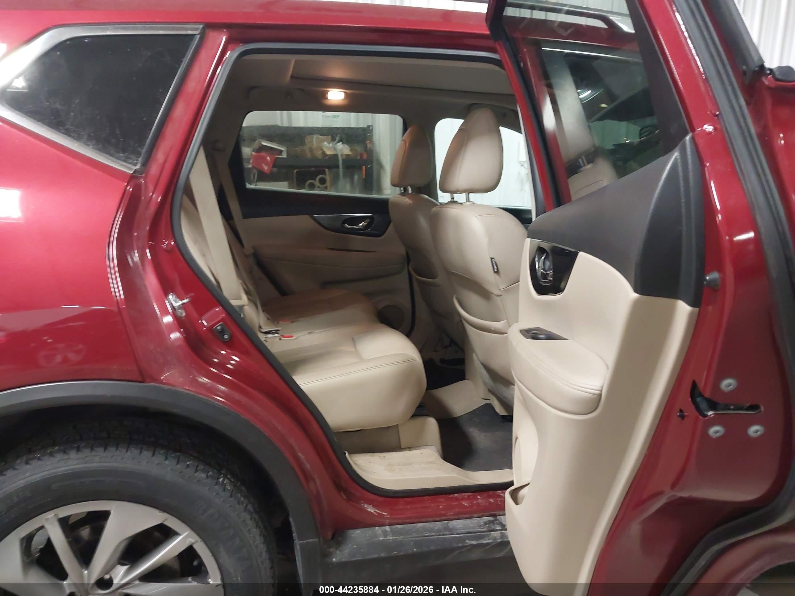 NISSAN ROGUE image 8