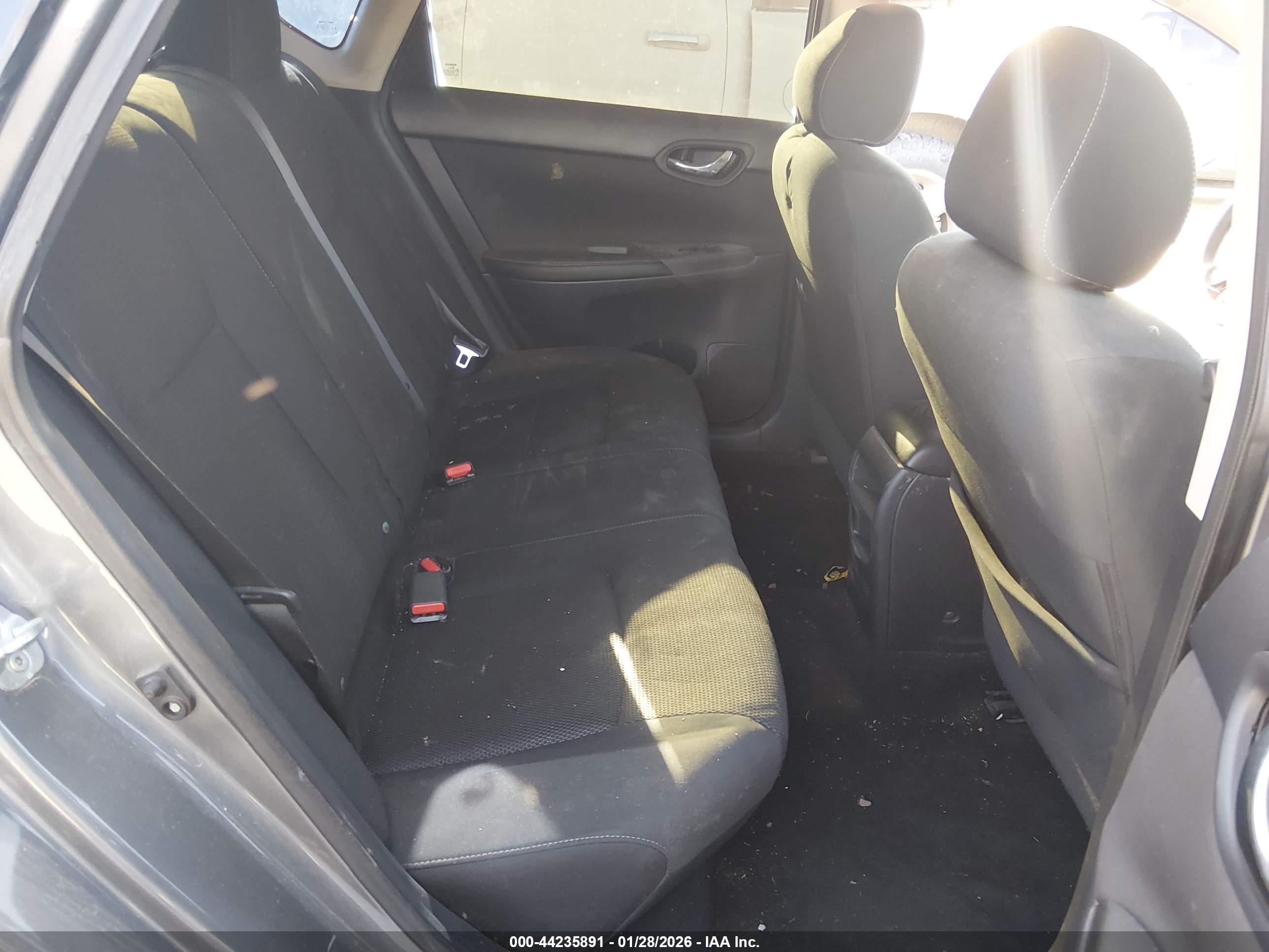 NISSAN SENTRA image 8