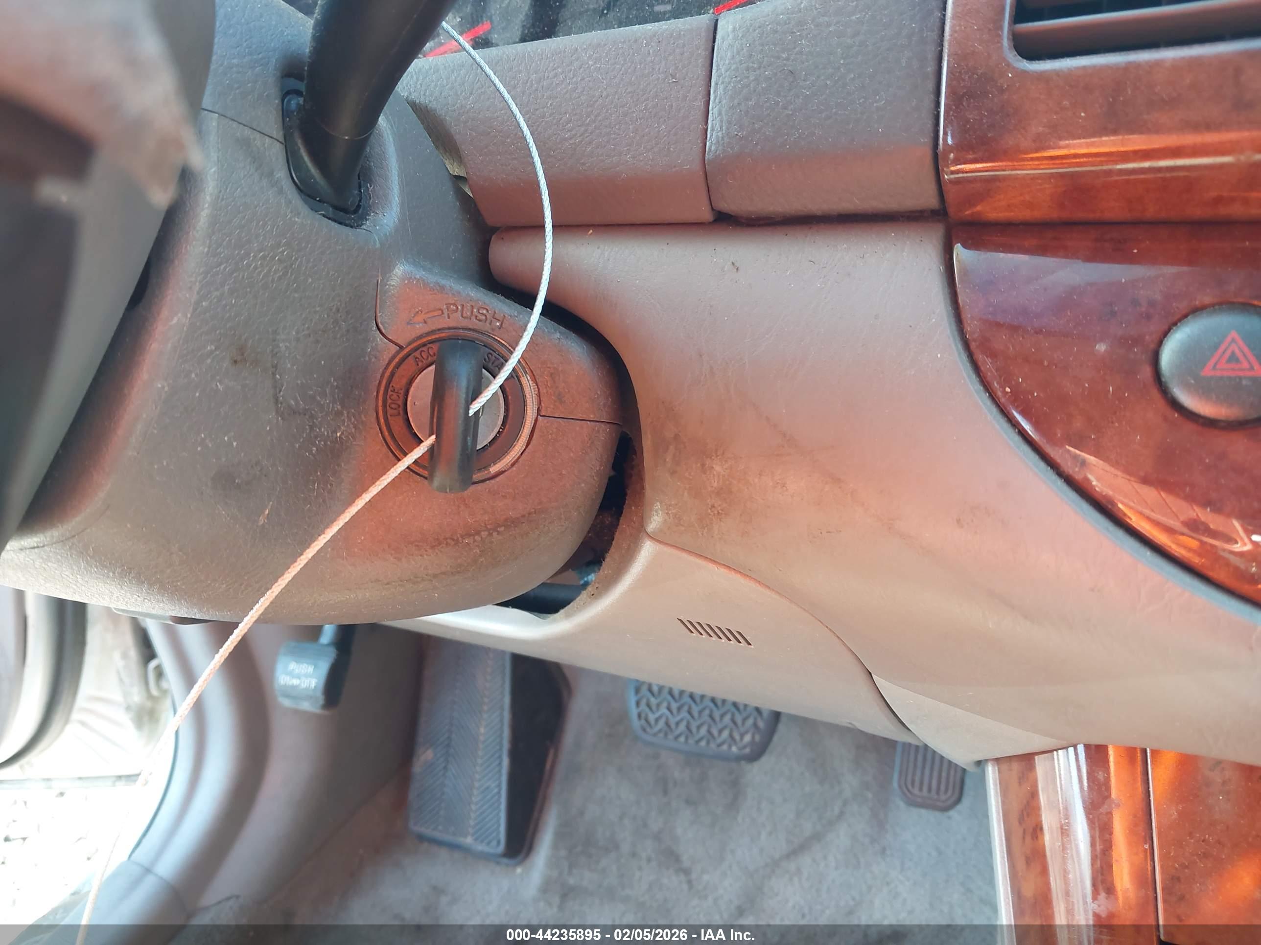 TOYOTA CAMRY image 11