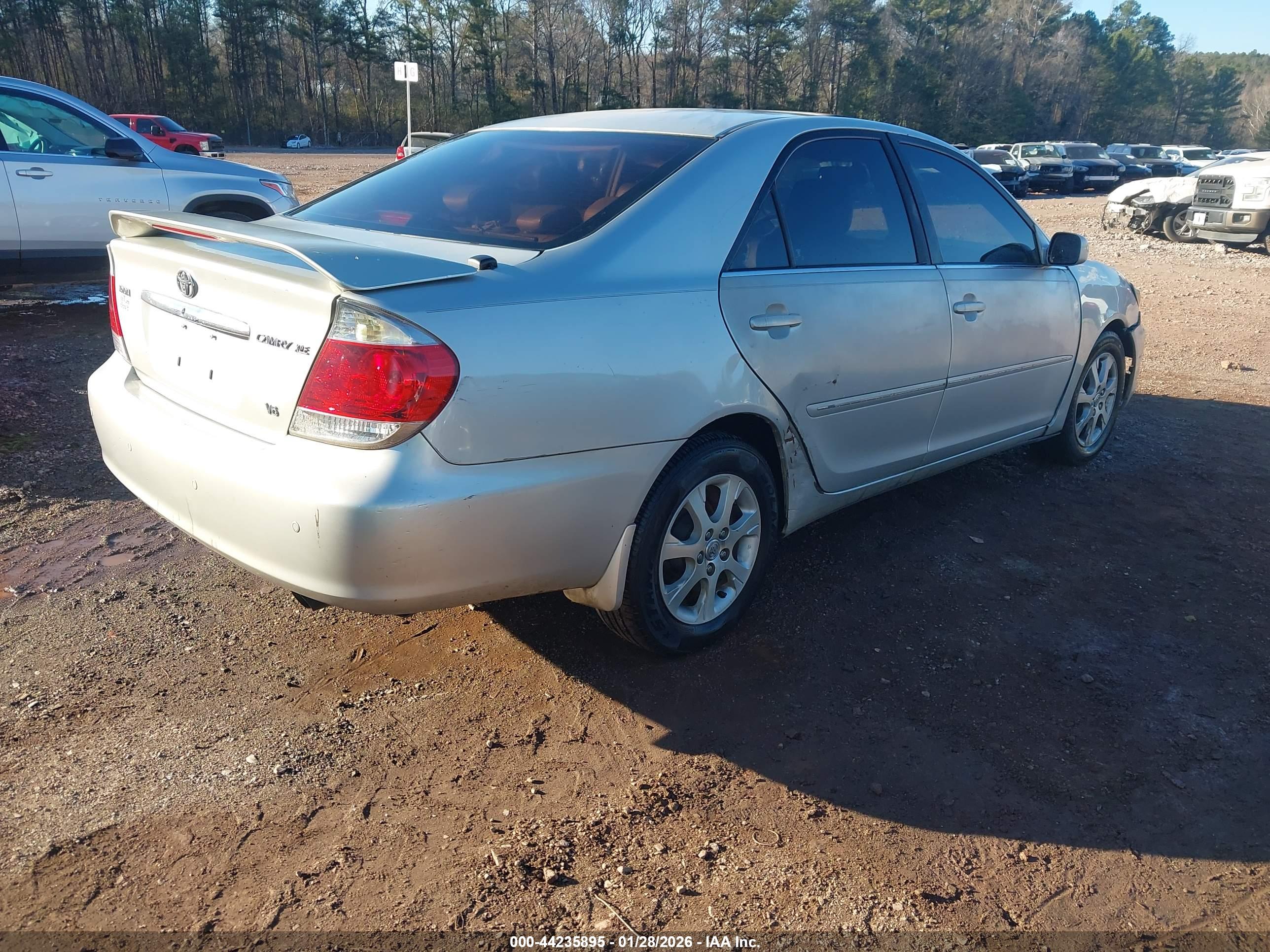 TOYOTA CAMRY image 4