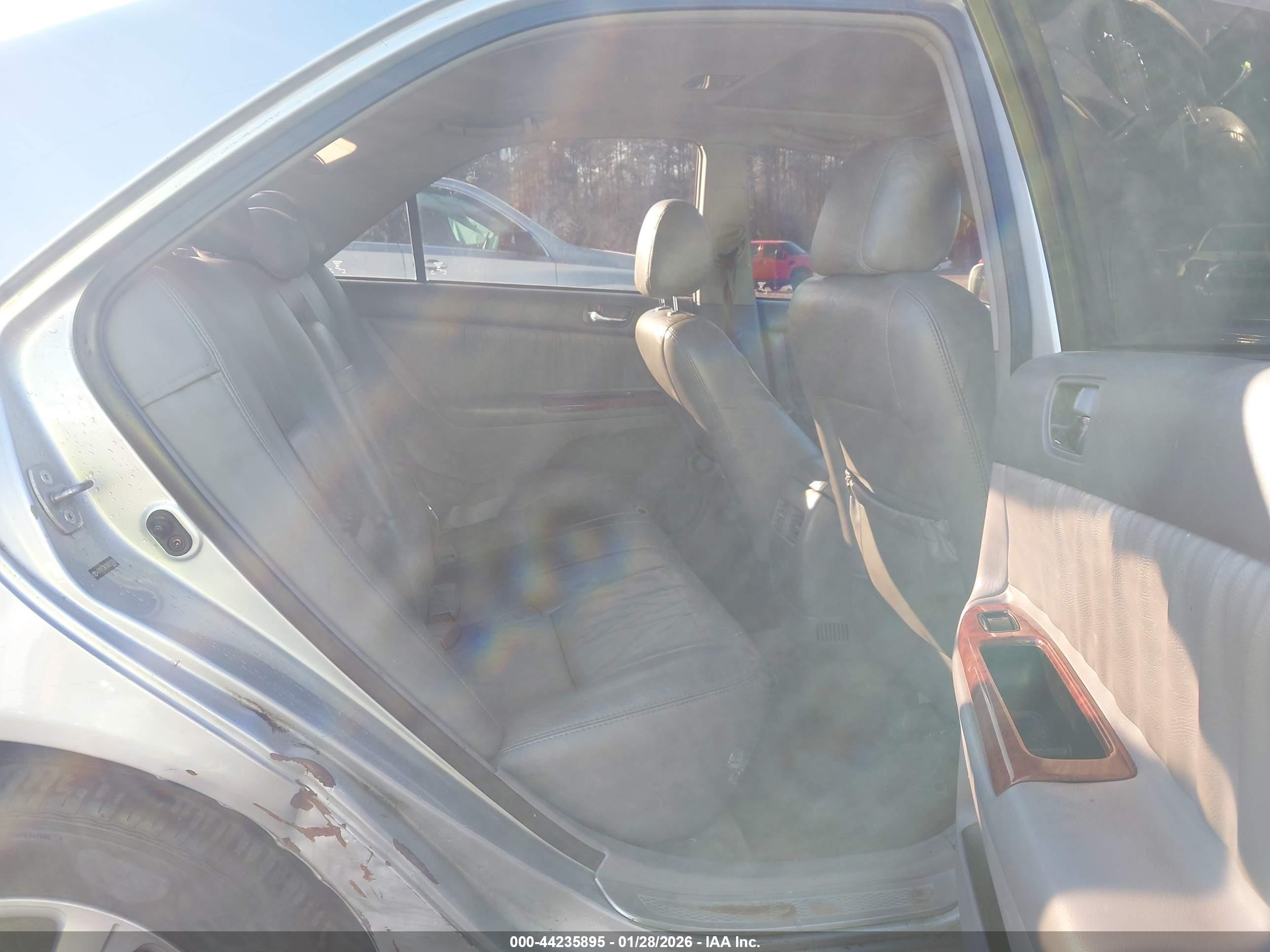 TOYOTA CAMRY image 8