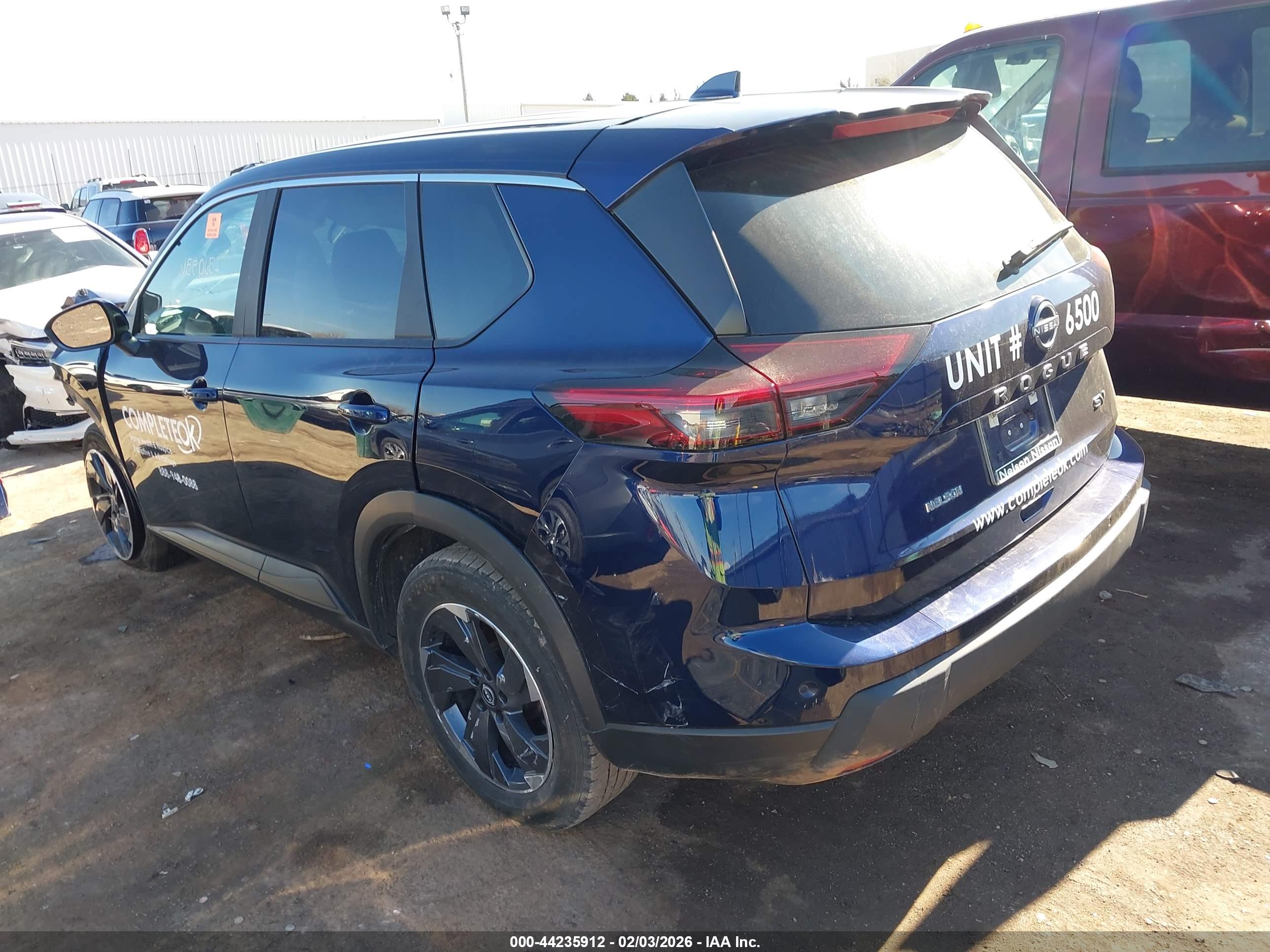 NISSAN ROGUE image 3