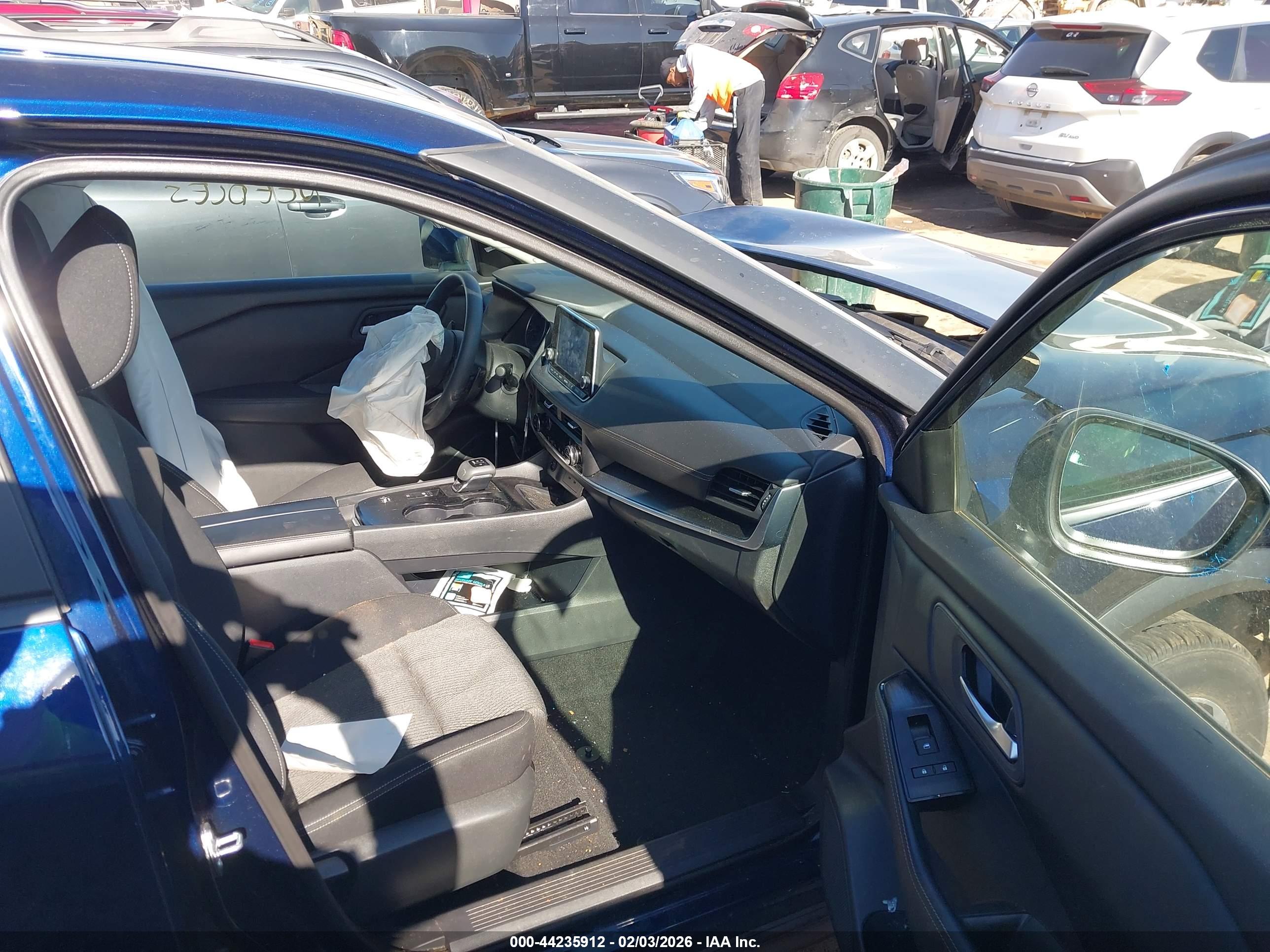 NISSAN ROGUE image 5