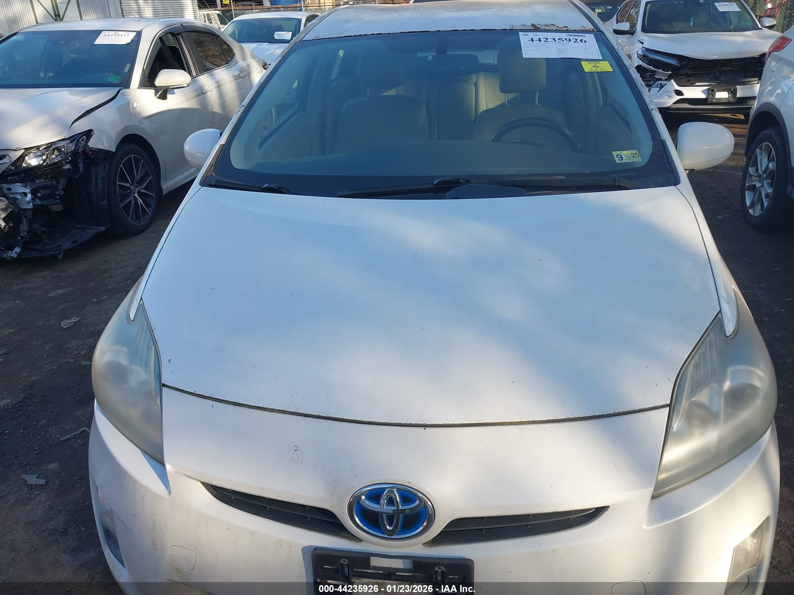 TOYOTA PRIUS image 6