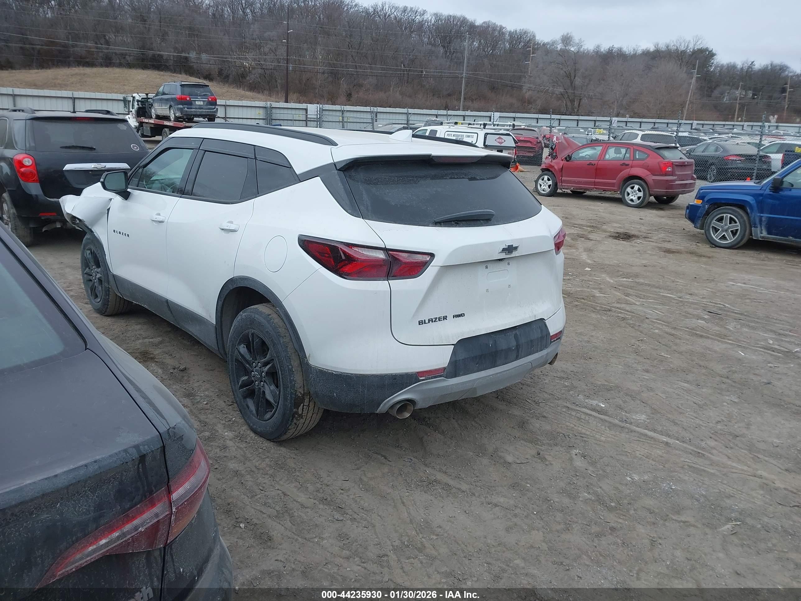 CHEVROLET BLAZER image 3