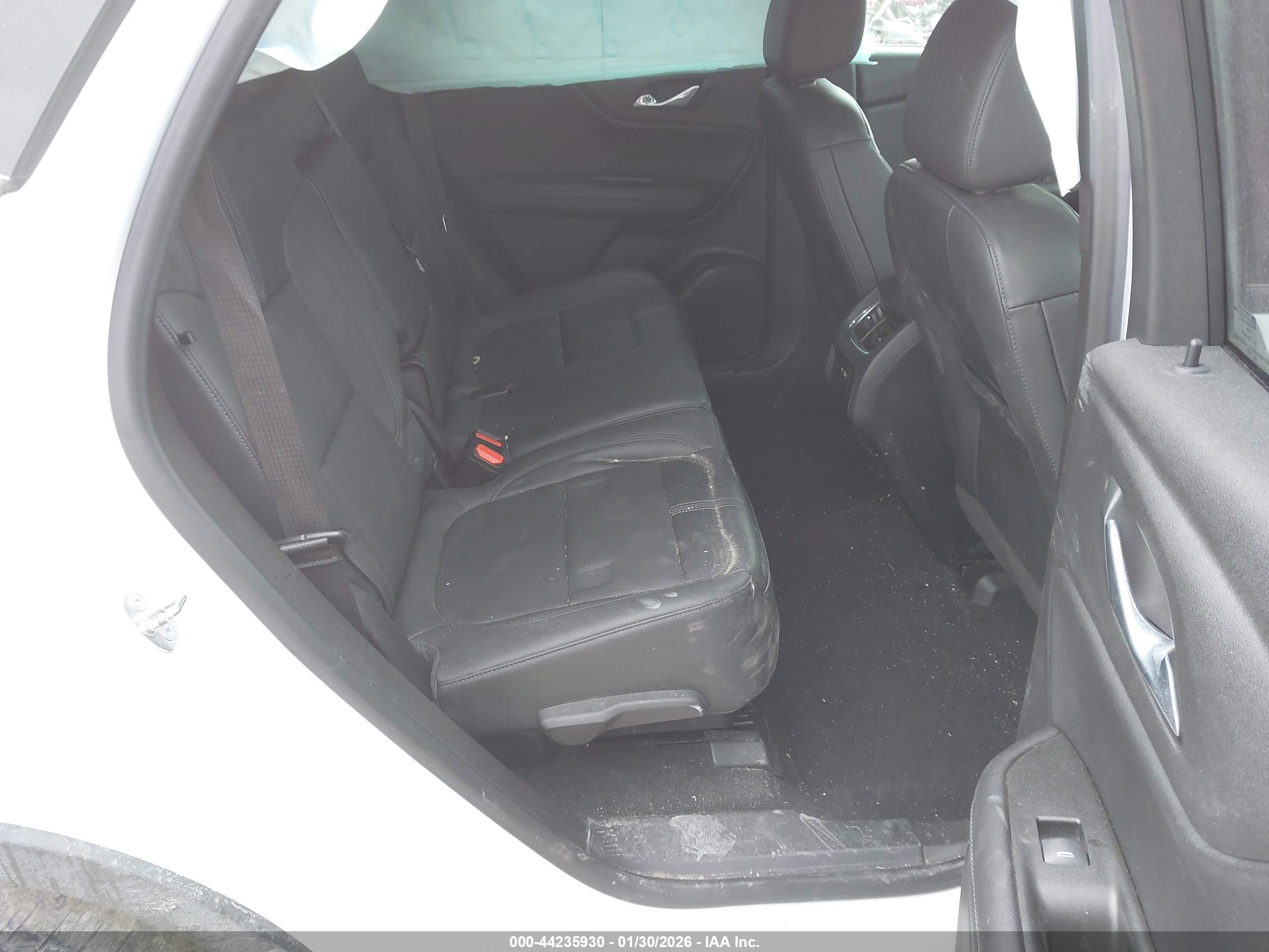 CHEVROLET BLAZER image 8