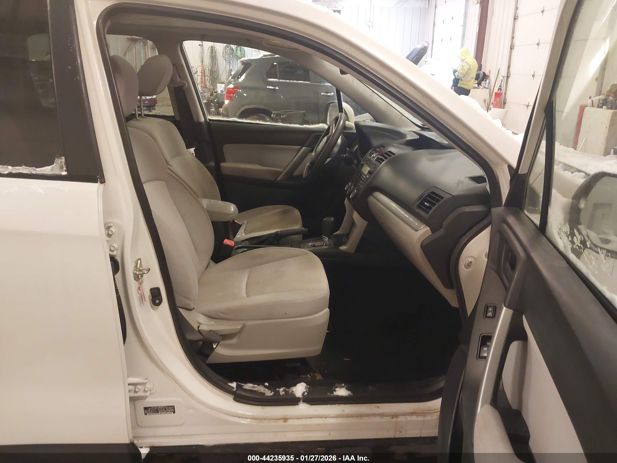 SUBARU FORESTER image 5
