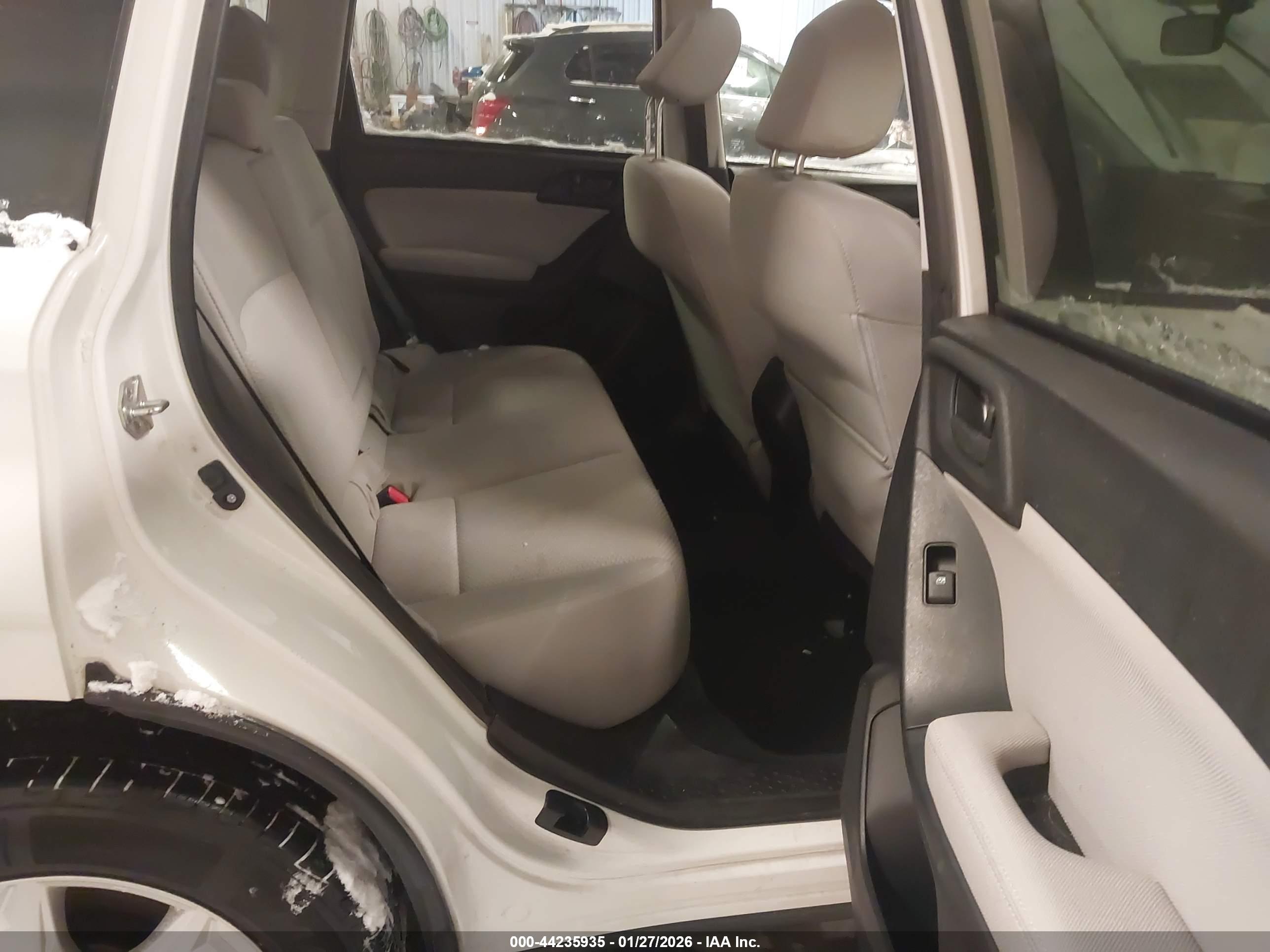 SUBARU FORESTER image 8