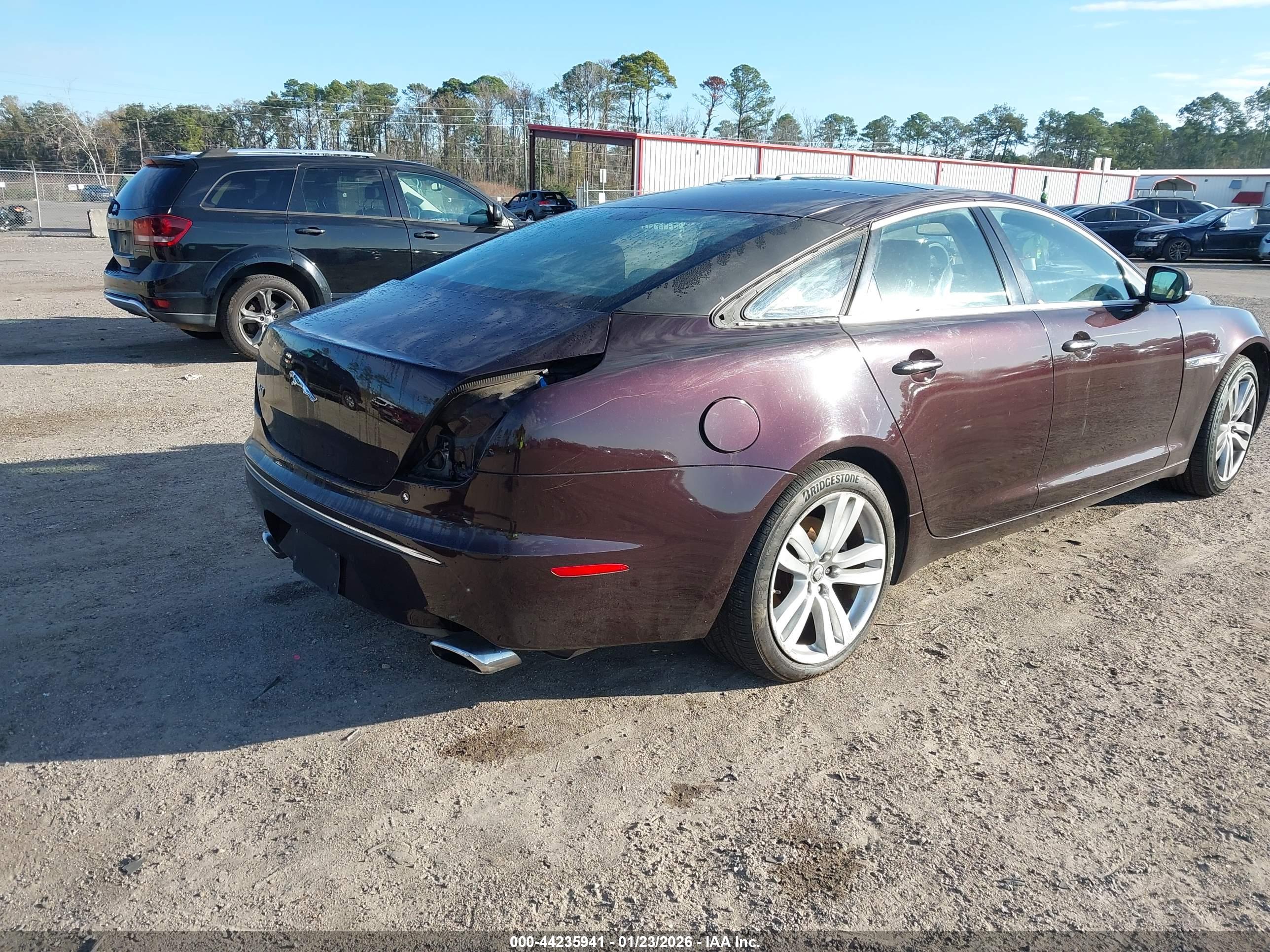 JAGUAR XJ image 4