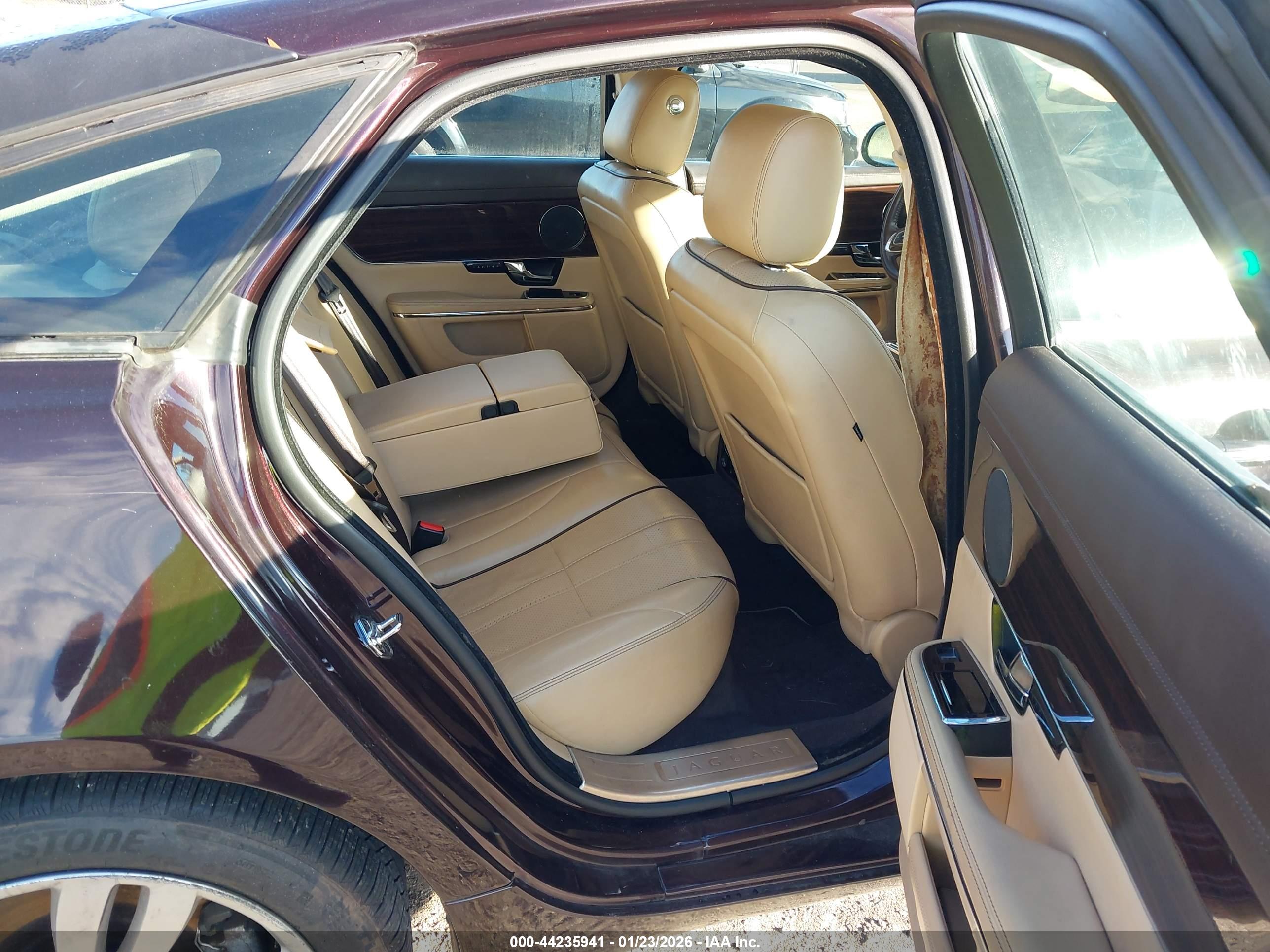 JAGUAR XJ image 8