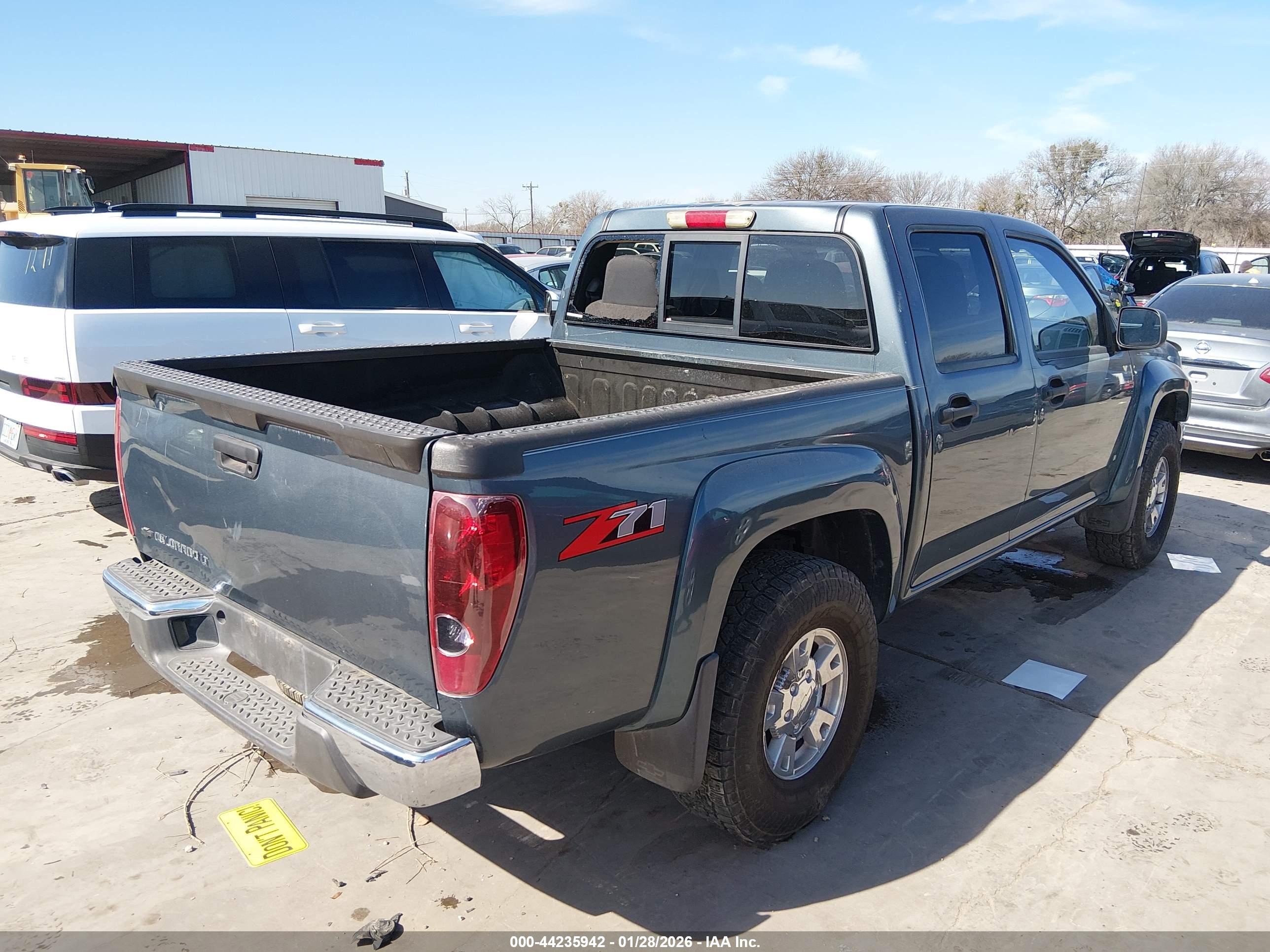 CHEVROLET COLORADO image 4