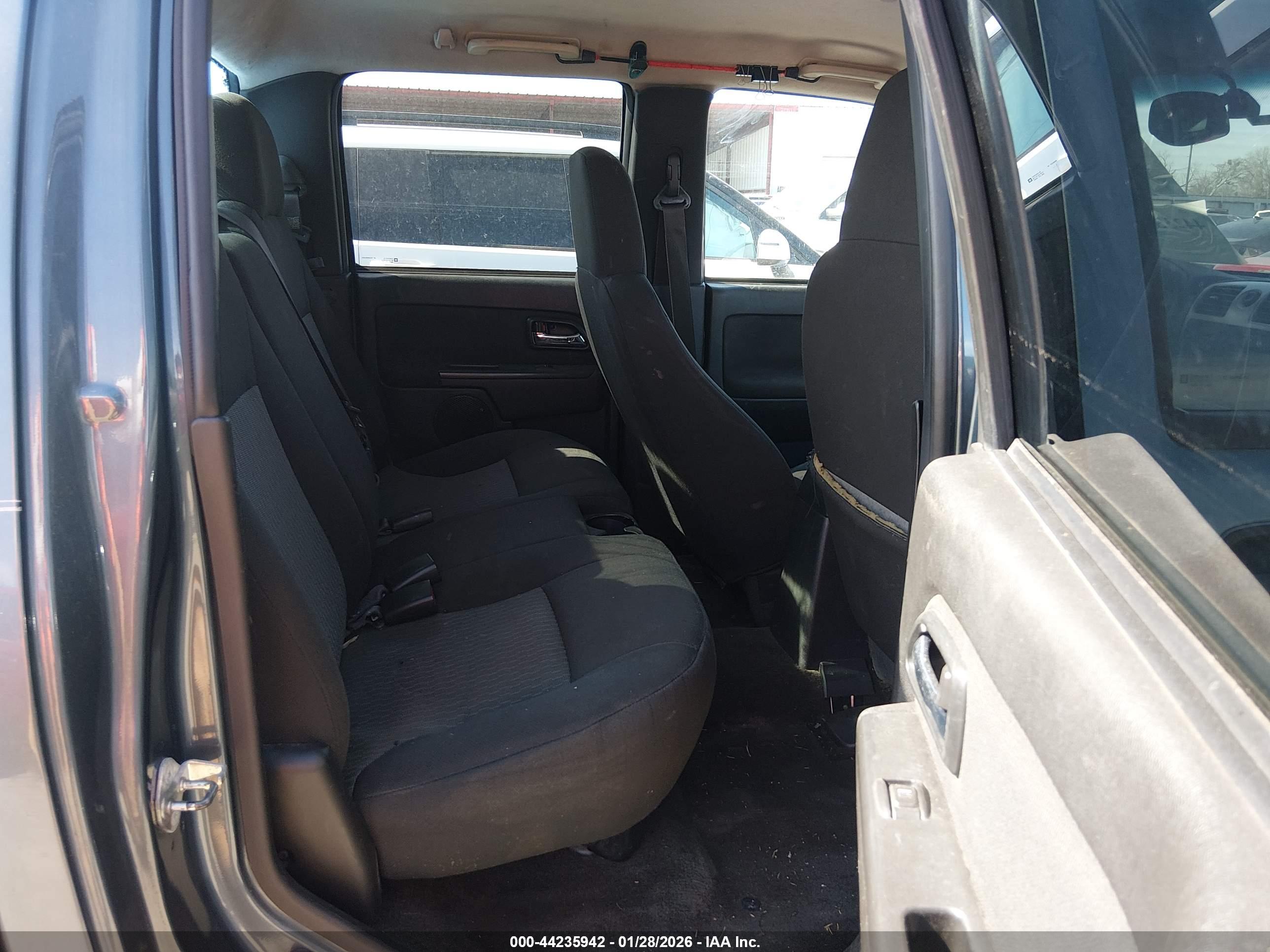 CHEVROLET COLORADO image 8