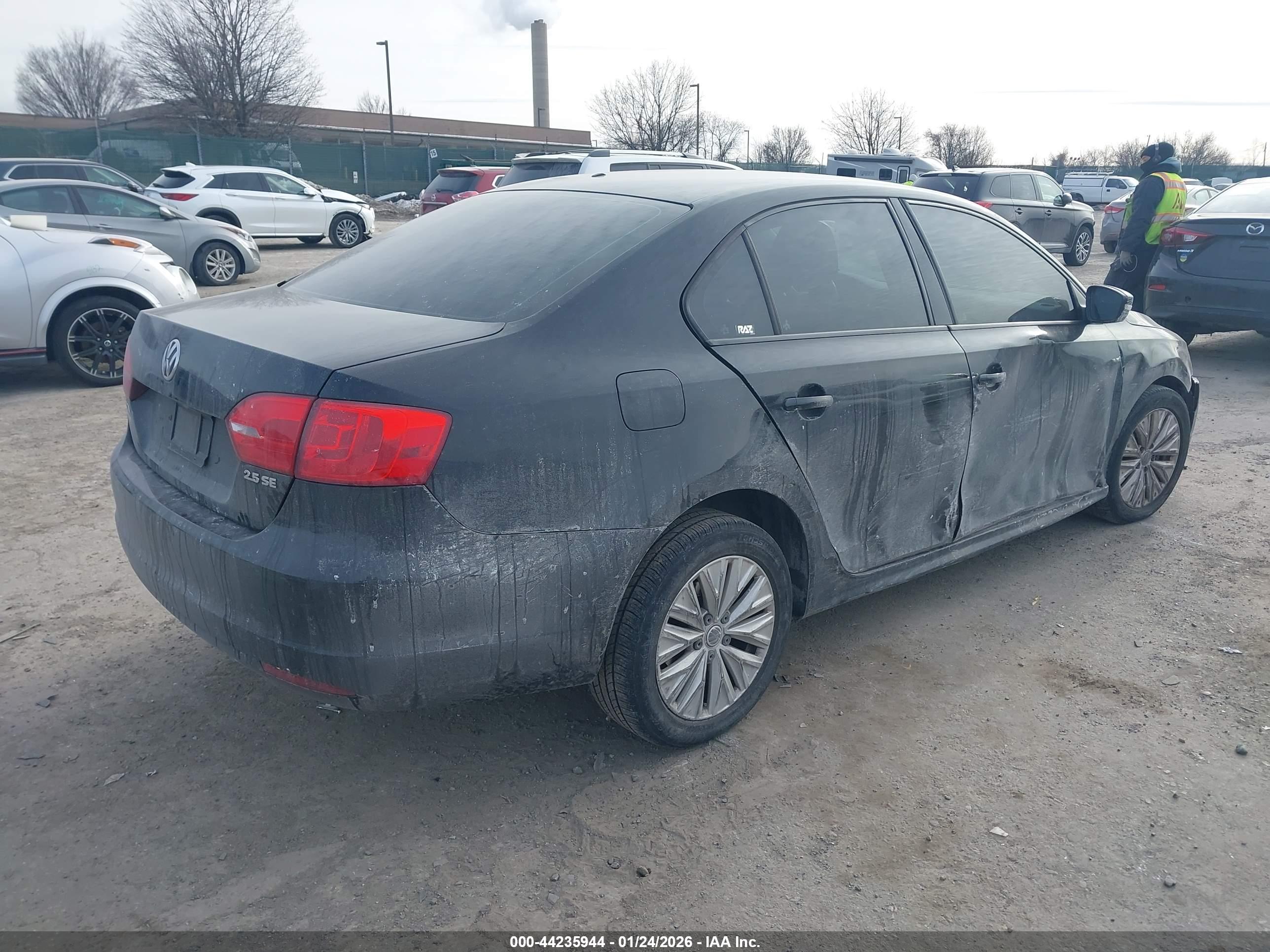 VOLKSWAGEN JETTA image 4