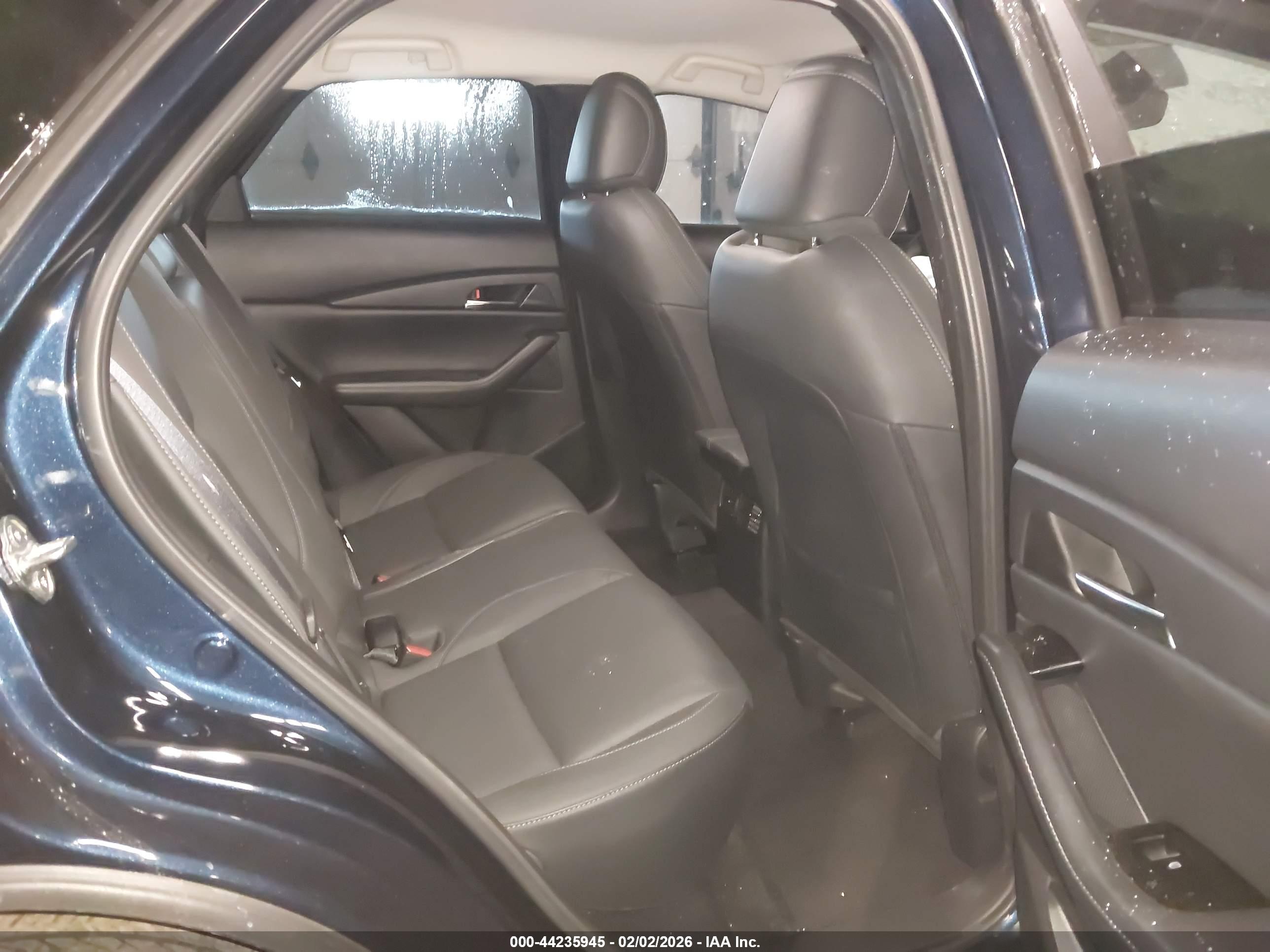 MAZDA CX-30 image 8