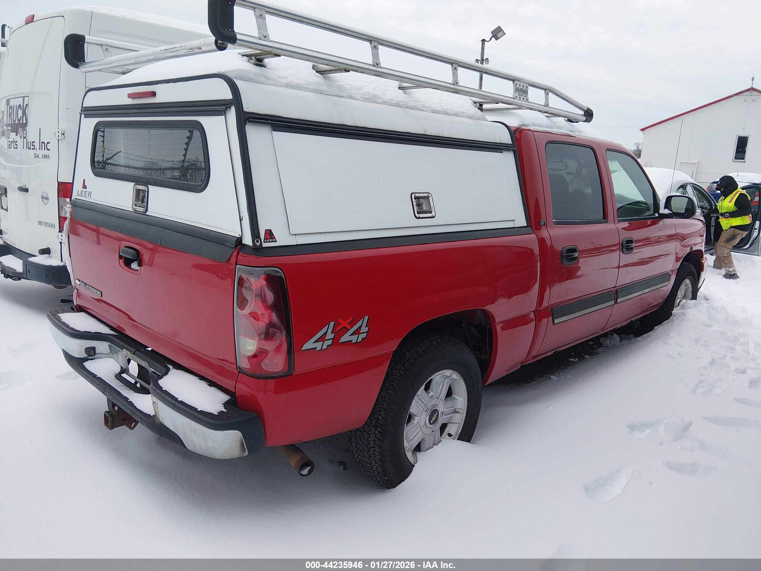 CHEVROLET SILVERADO image 4