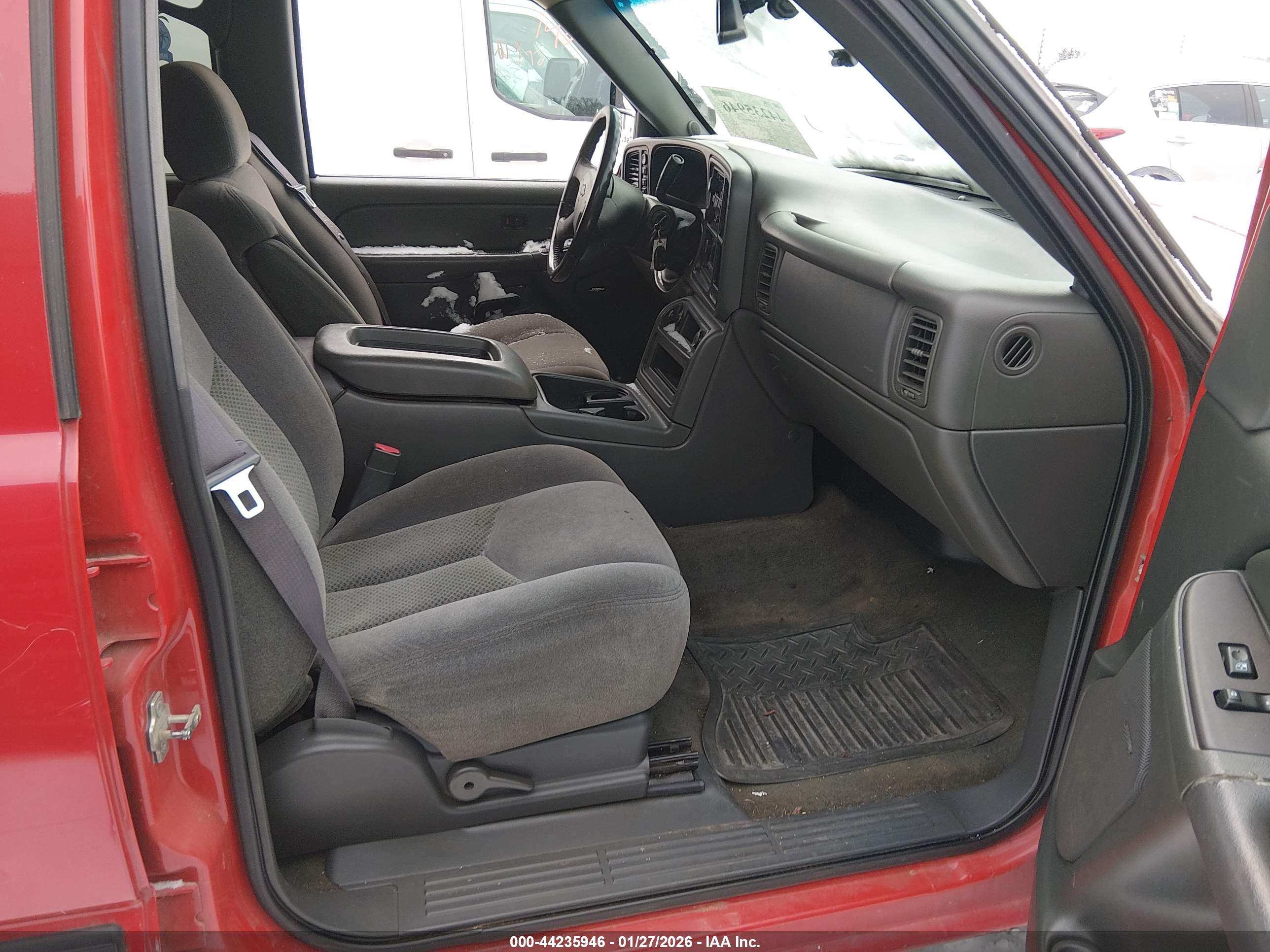 CHEVROLET SILVERADO image 5