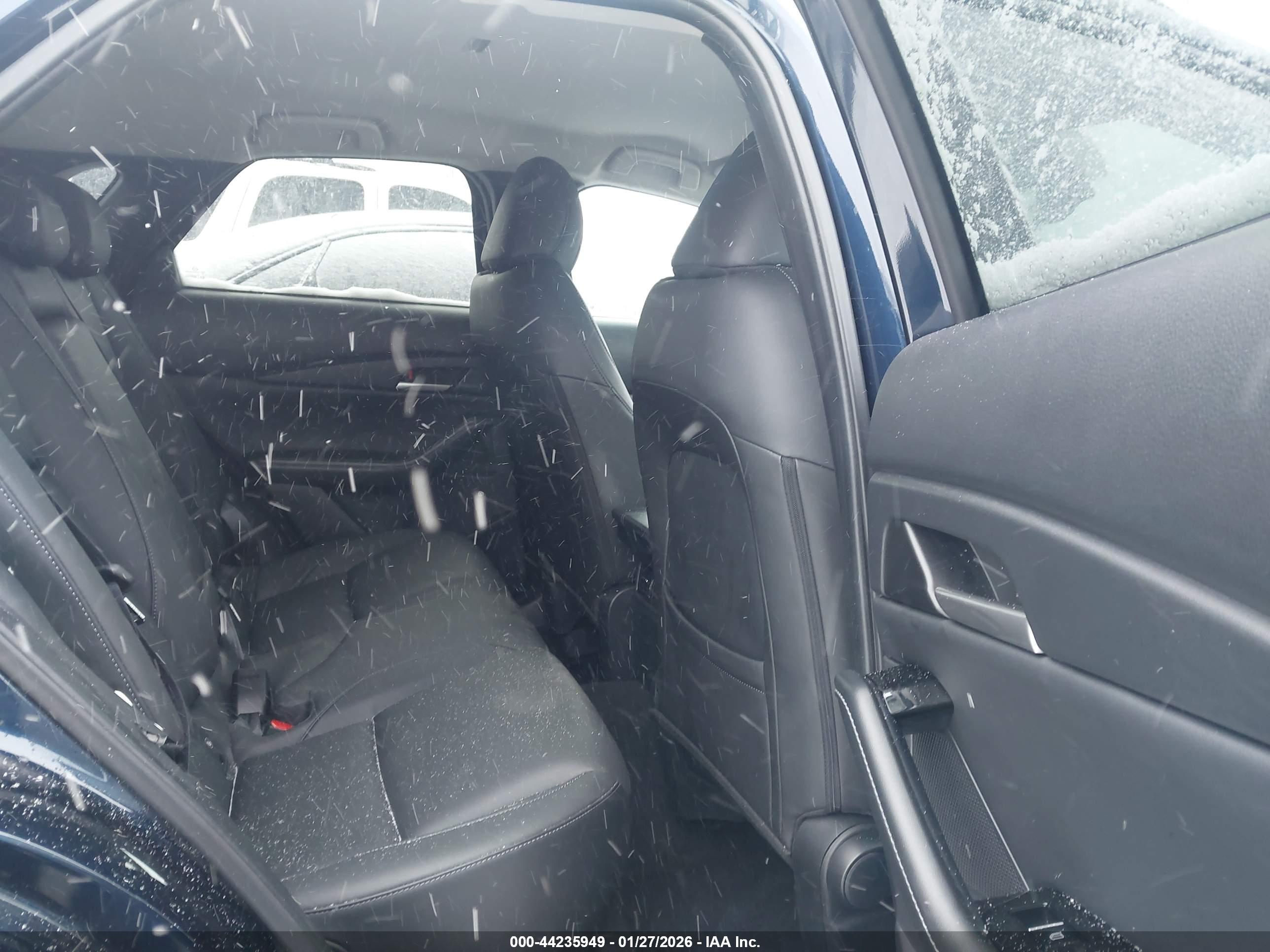 MAZDA CX-30 image 8