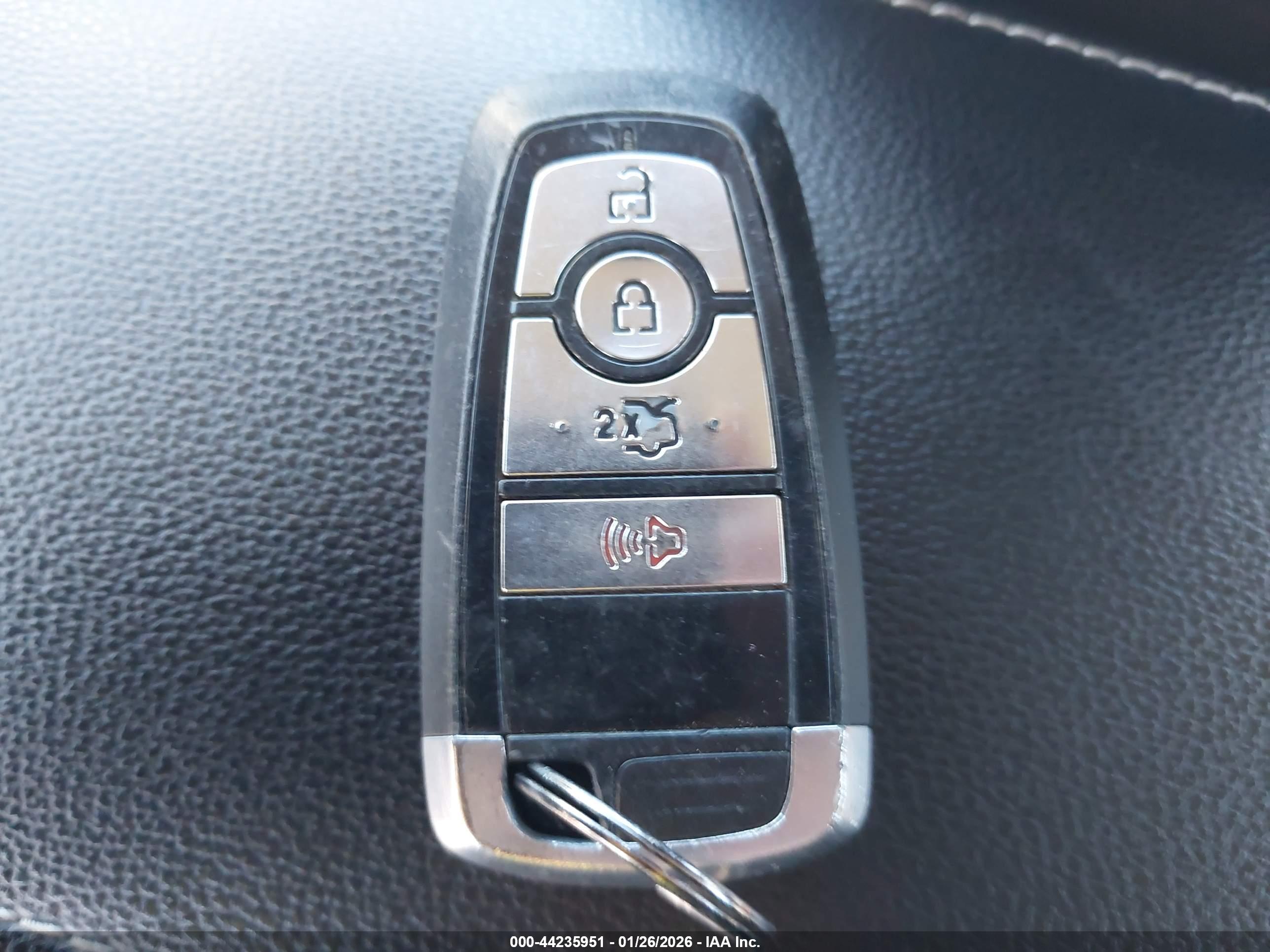 FORD FUSION image 11