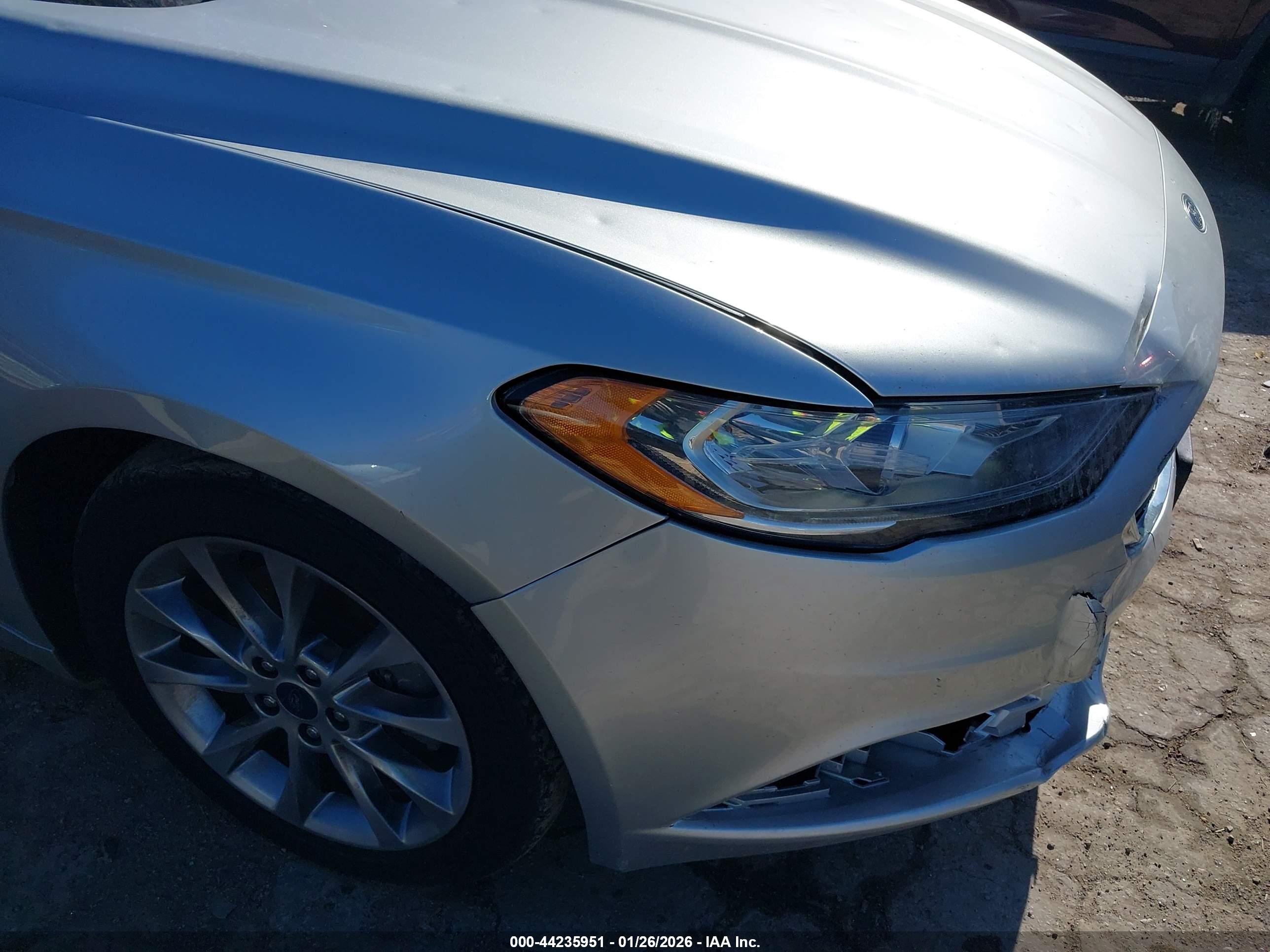 FORD FUSION image 6