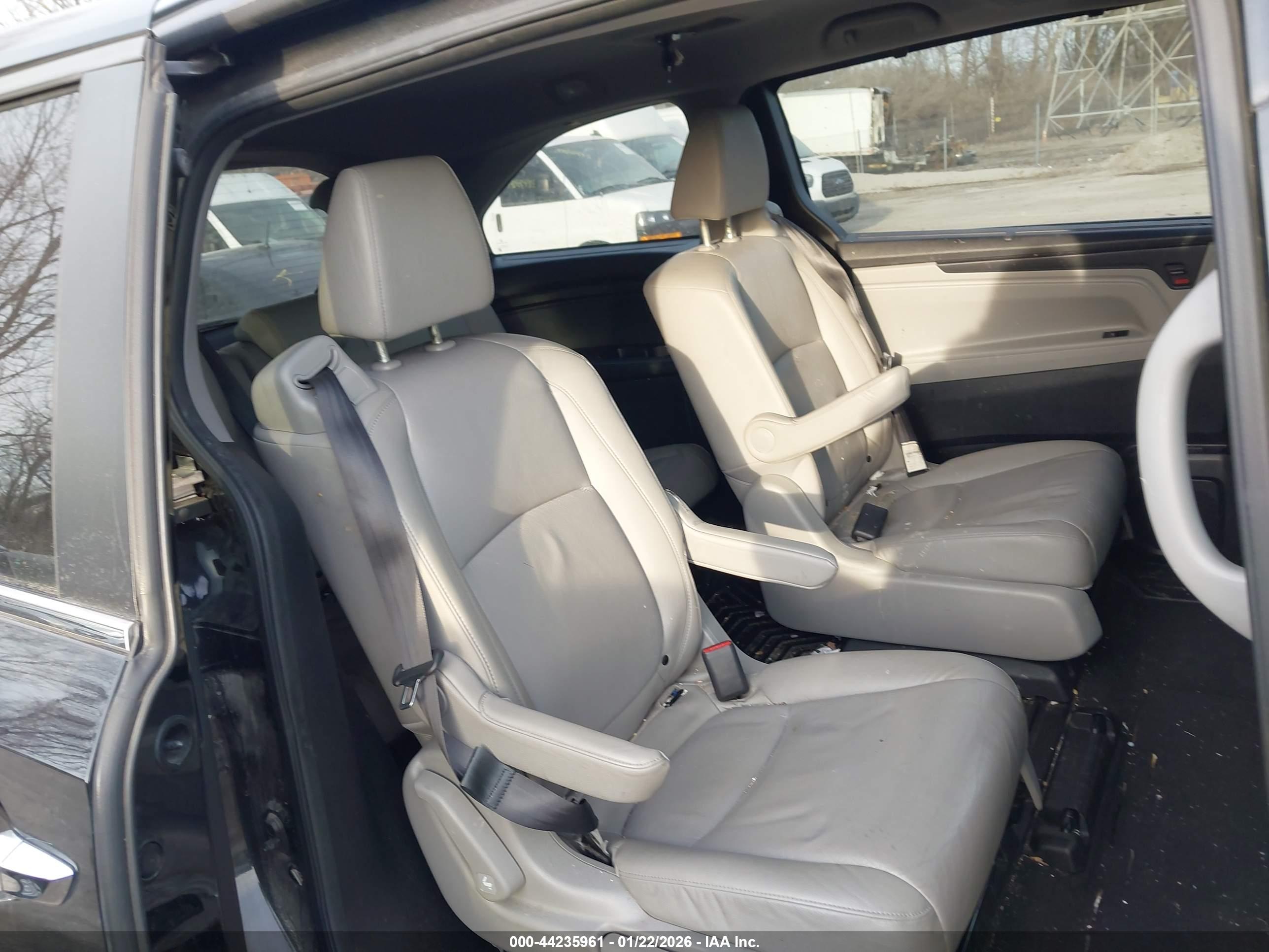 HONDA ODYSSEY image 8
