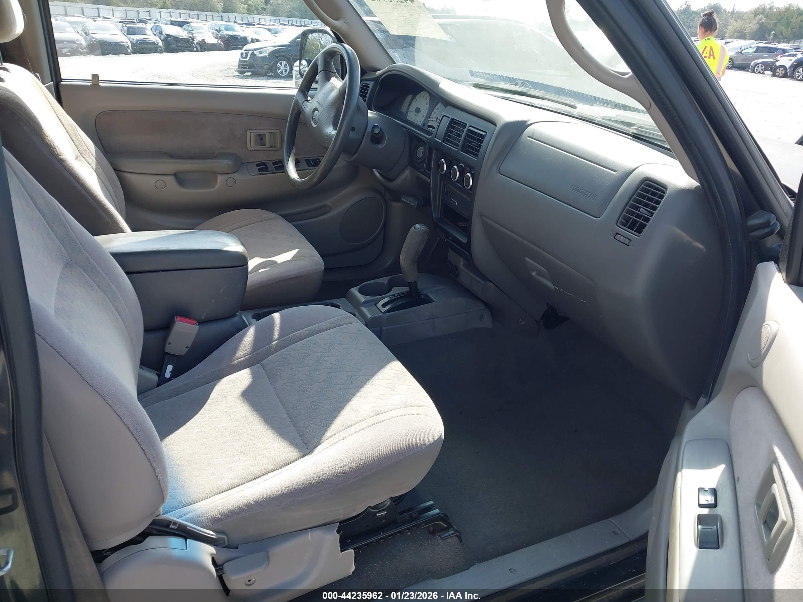 TOYOTA TACOMA image 5