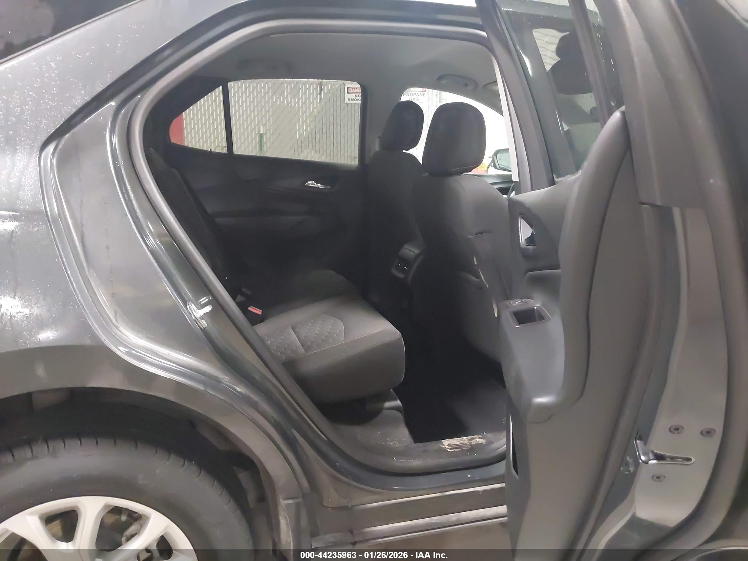 CHEVROLET EQUINOX image 8