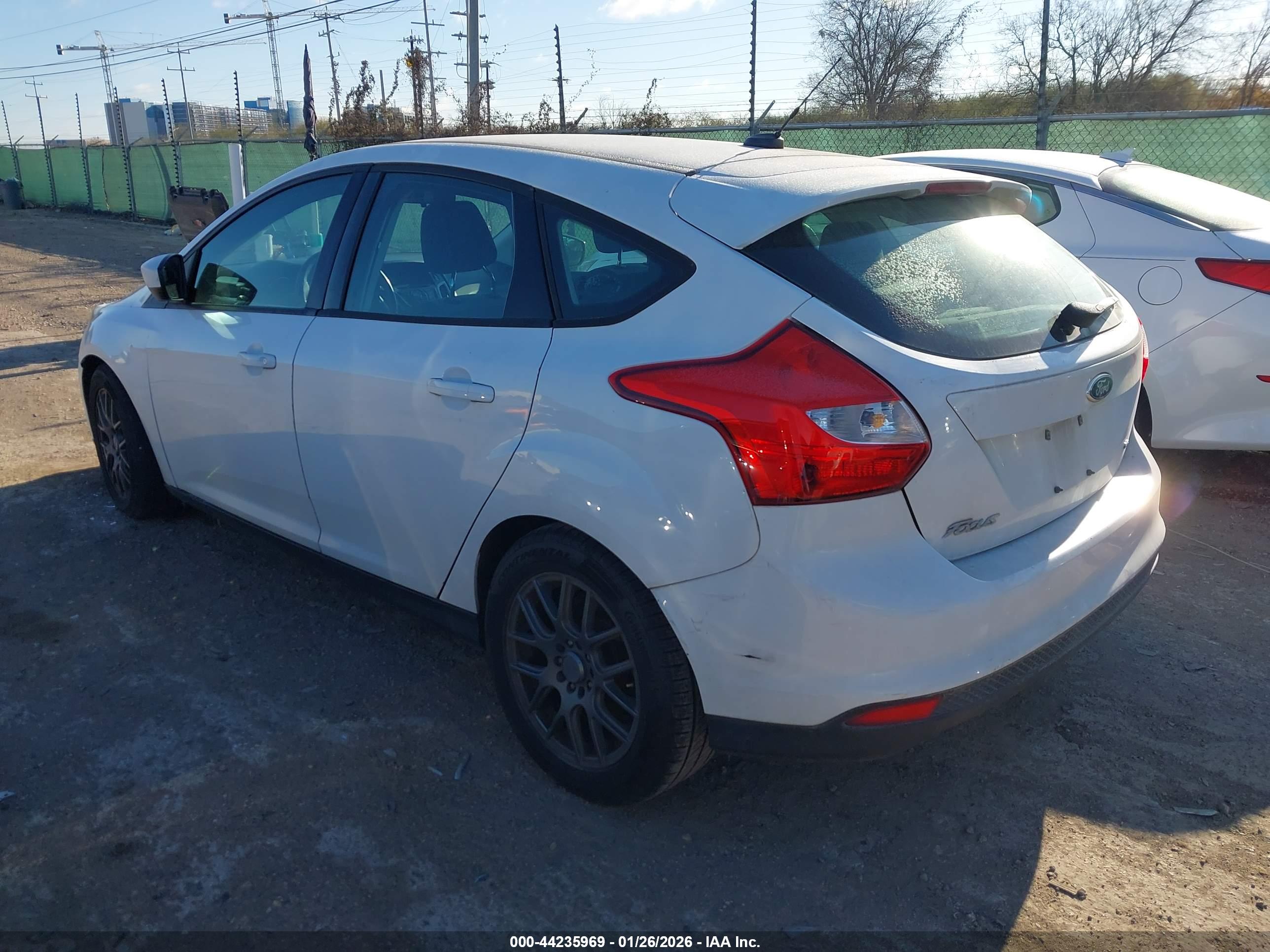 FORD FOCUS image 3