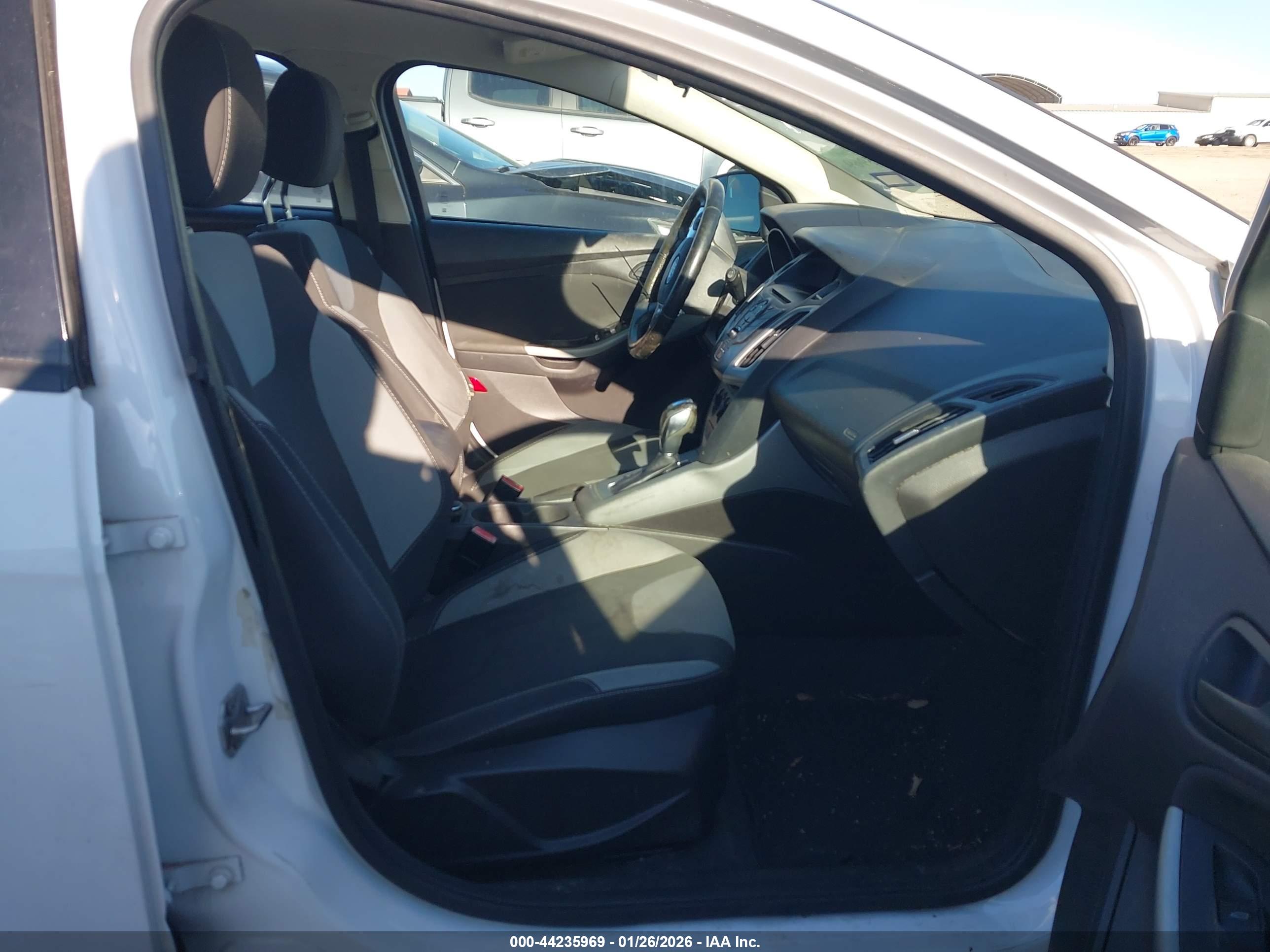 FORD FOCUS image 5