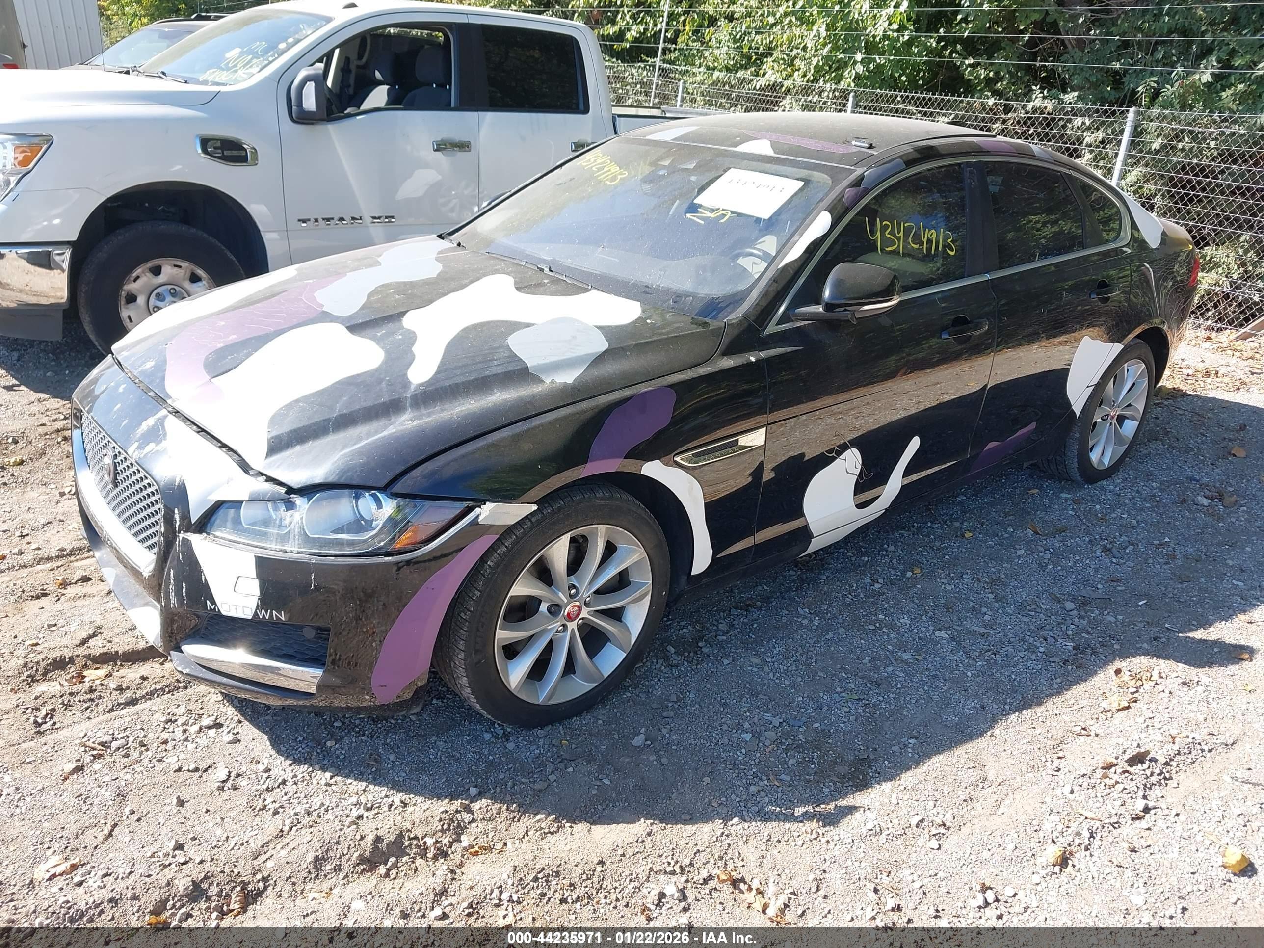 JAGUAR XF image 2