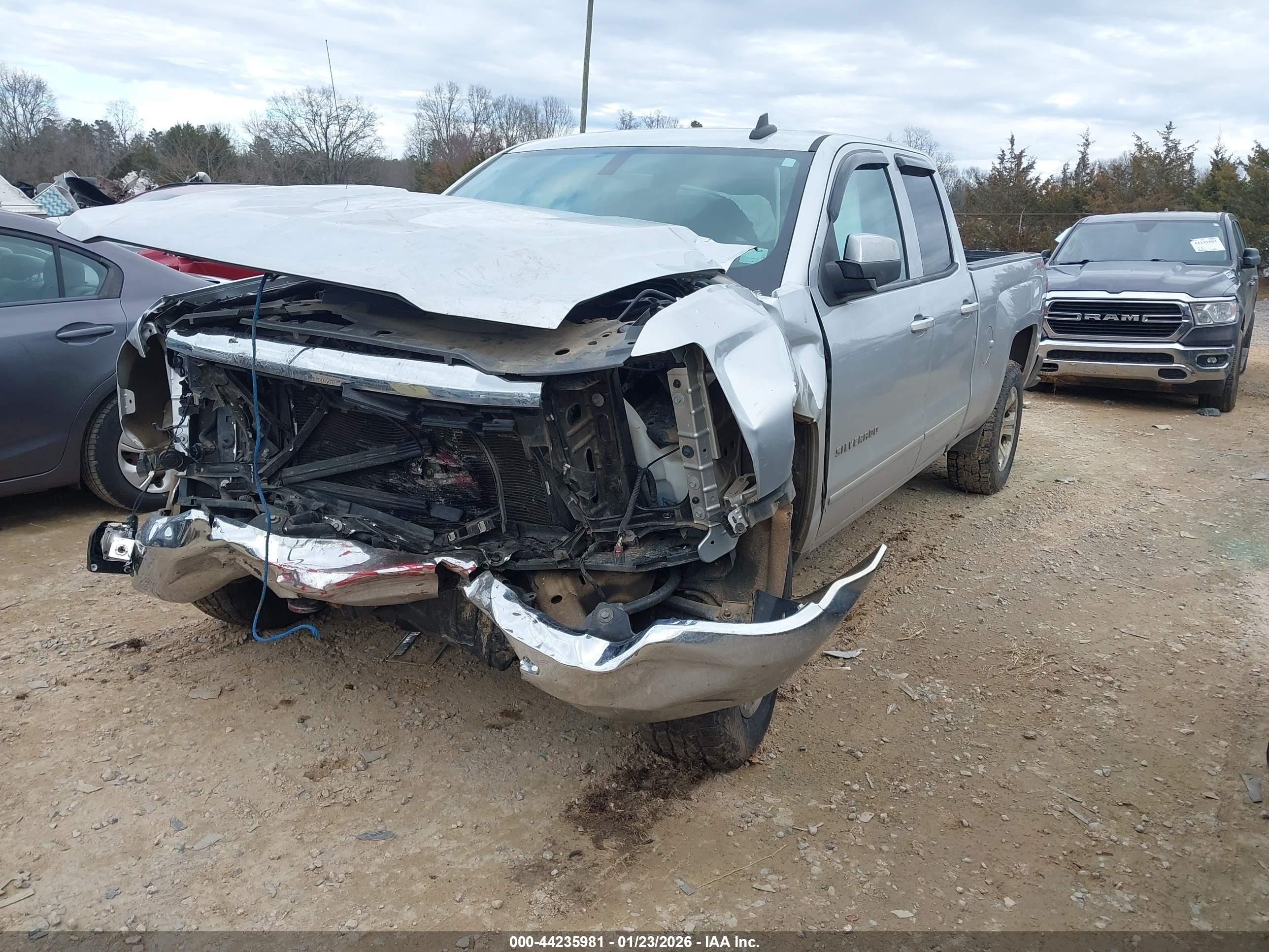 CHEVROLET SILVERADO image 2