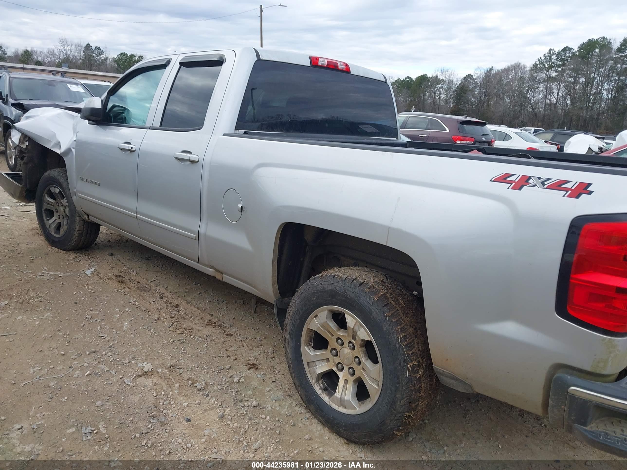 CHEVROLET SILVERADO image 3