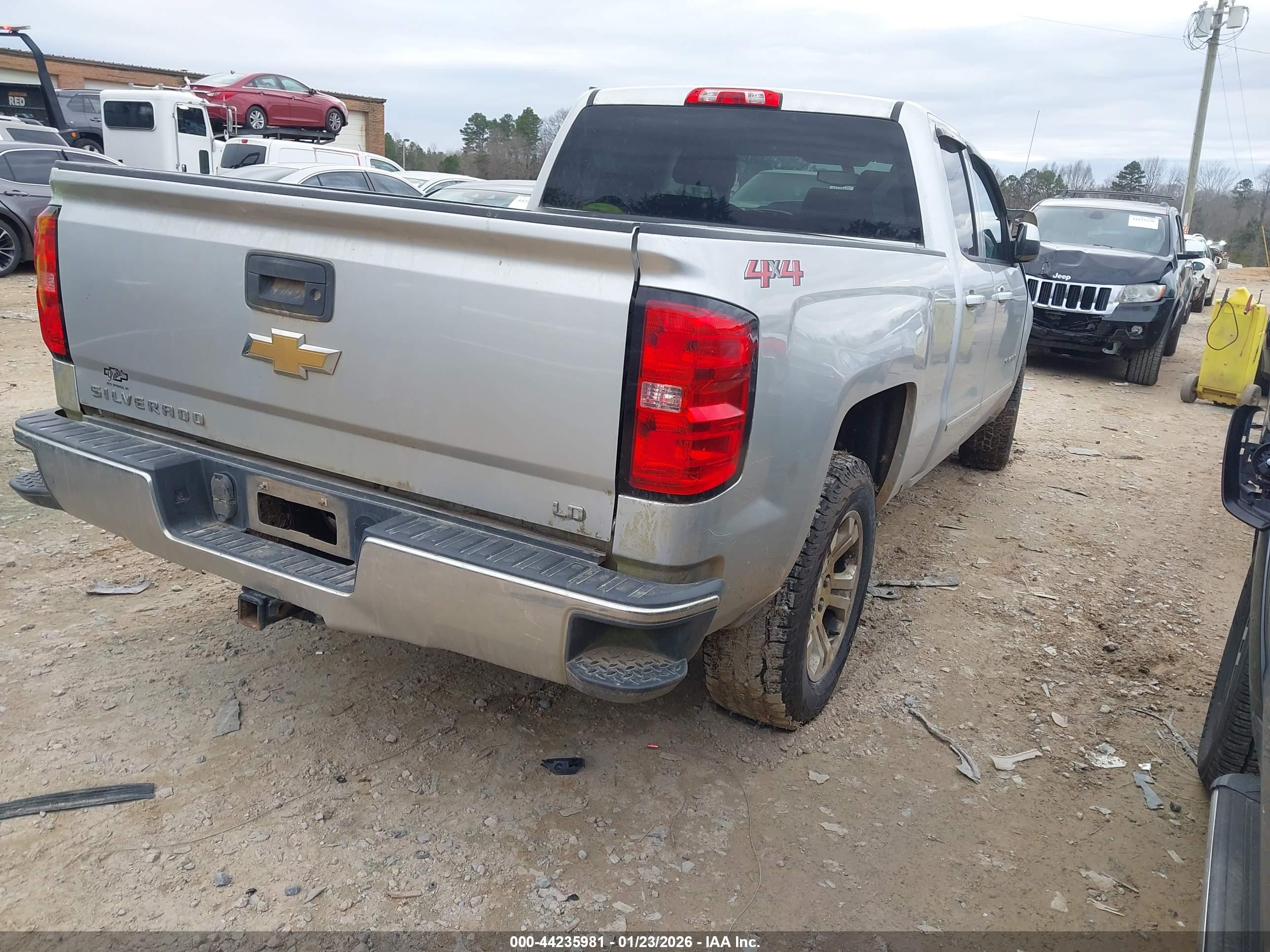 CHEVROLET SILVERADO image 4