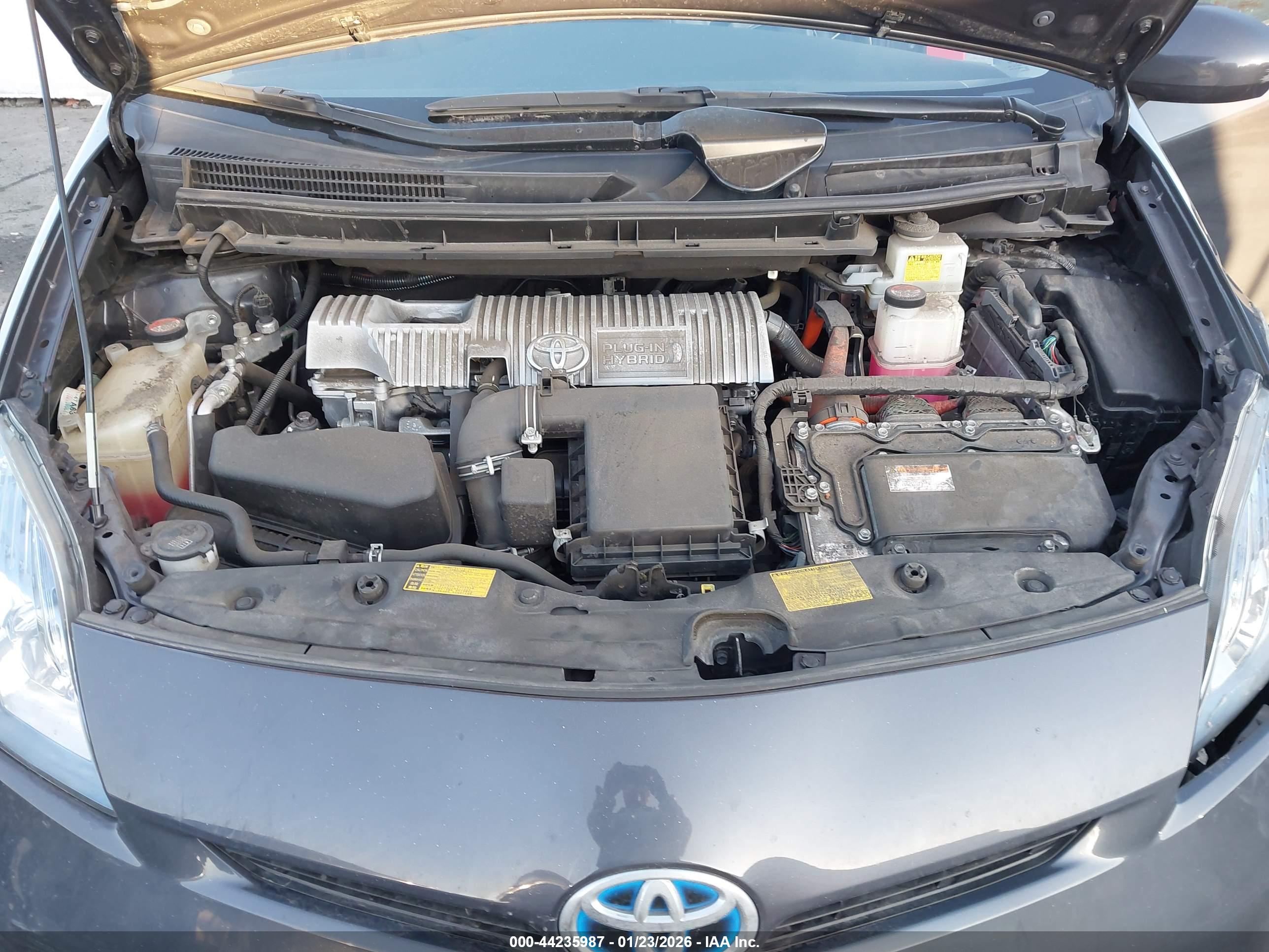 TOYOTA PRIUS image 10