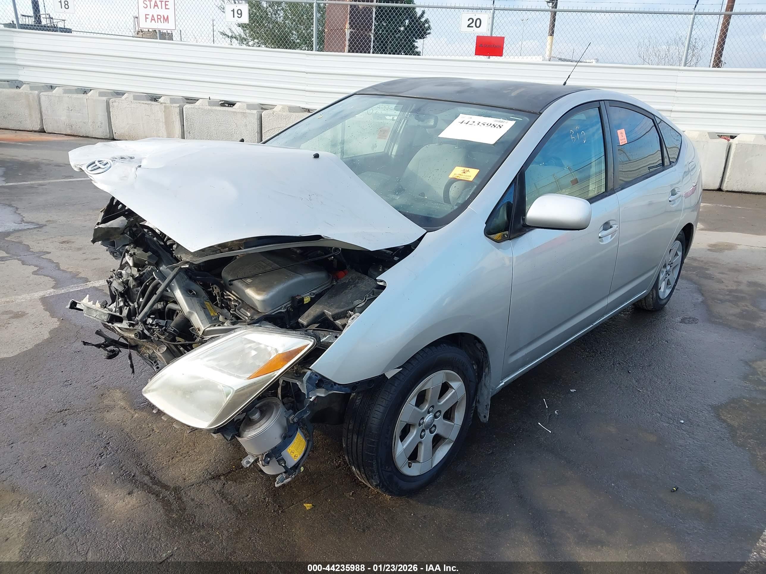TOYOTA PRIUS image 2