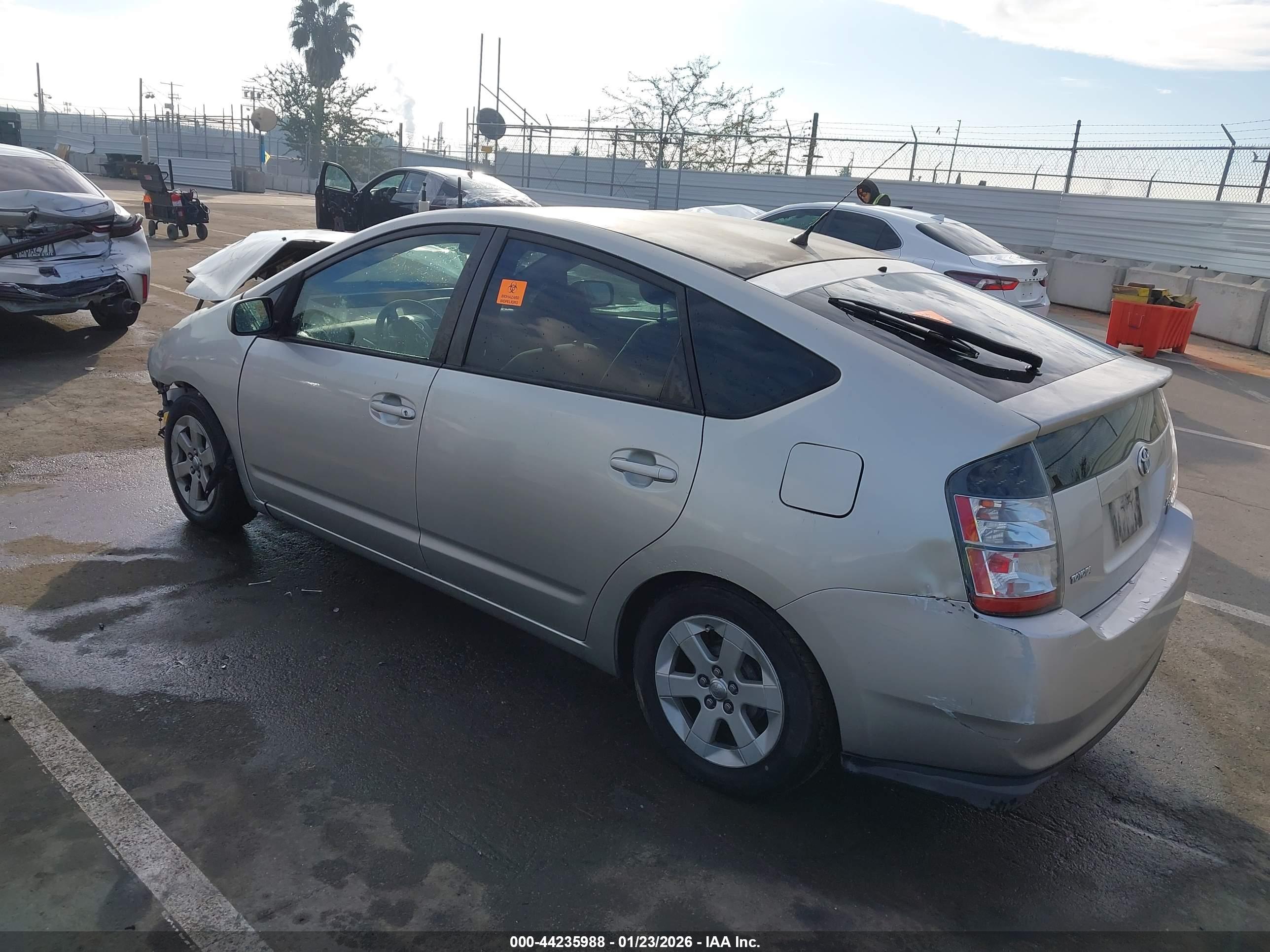 TOYOTA PRIUS image 3