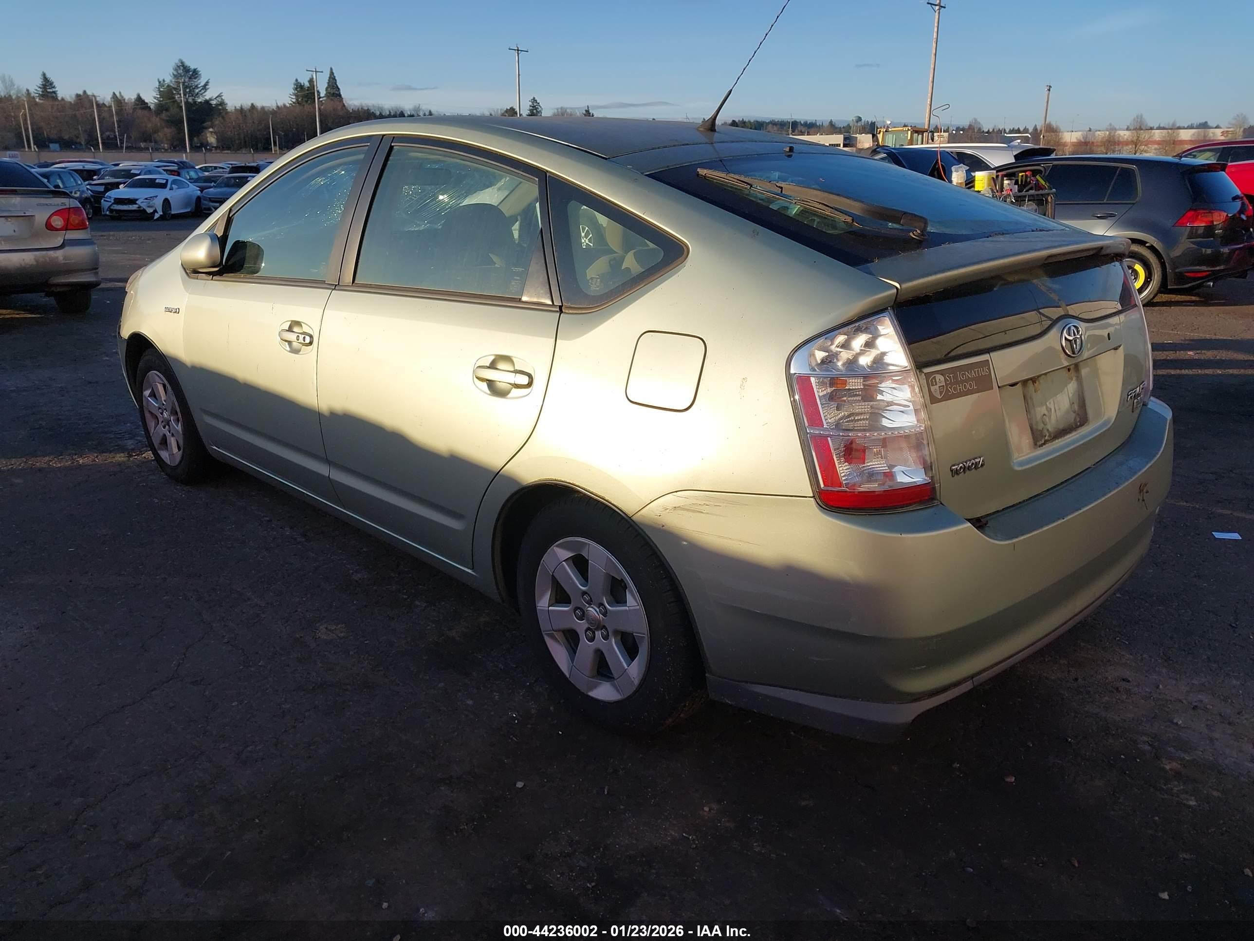 TOYOTA PRIUS image 3