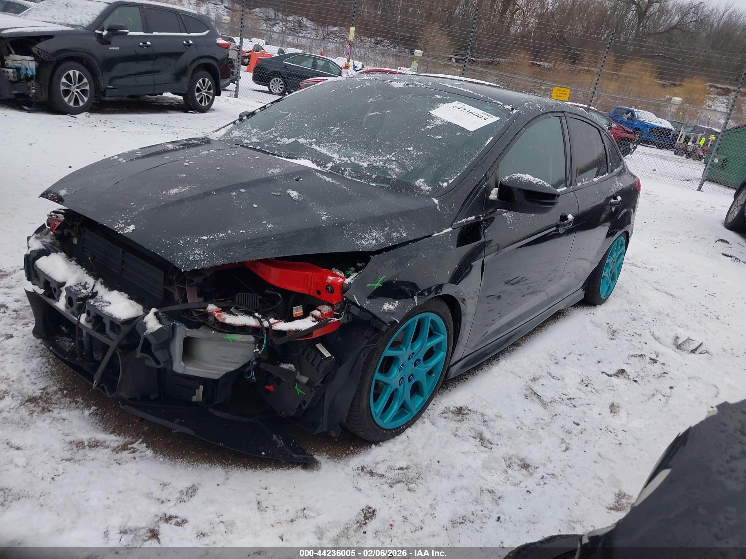 FORD FOCUS image 2
