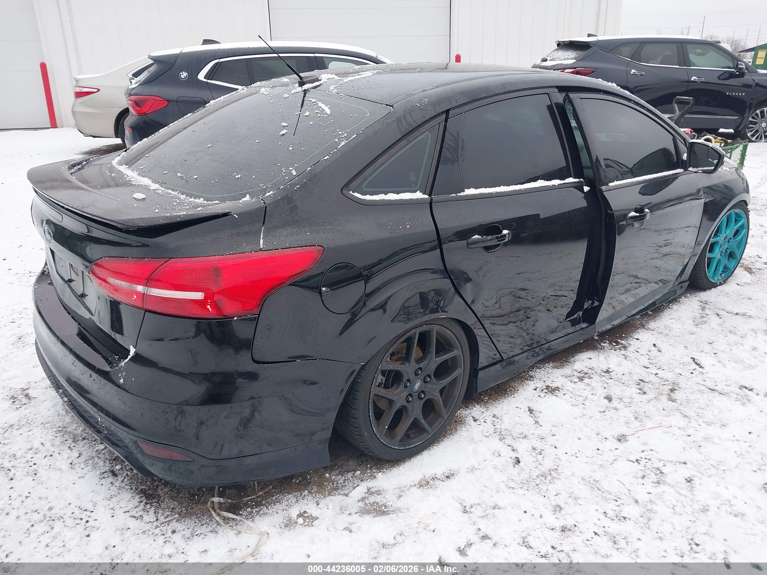 FORD FOCUS image 4