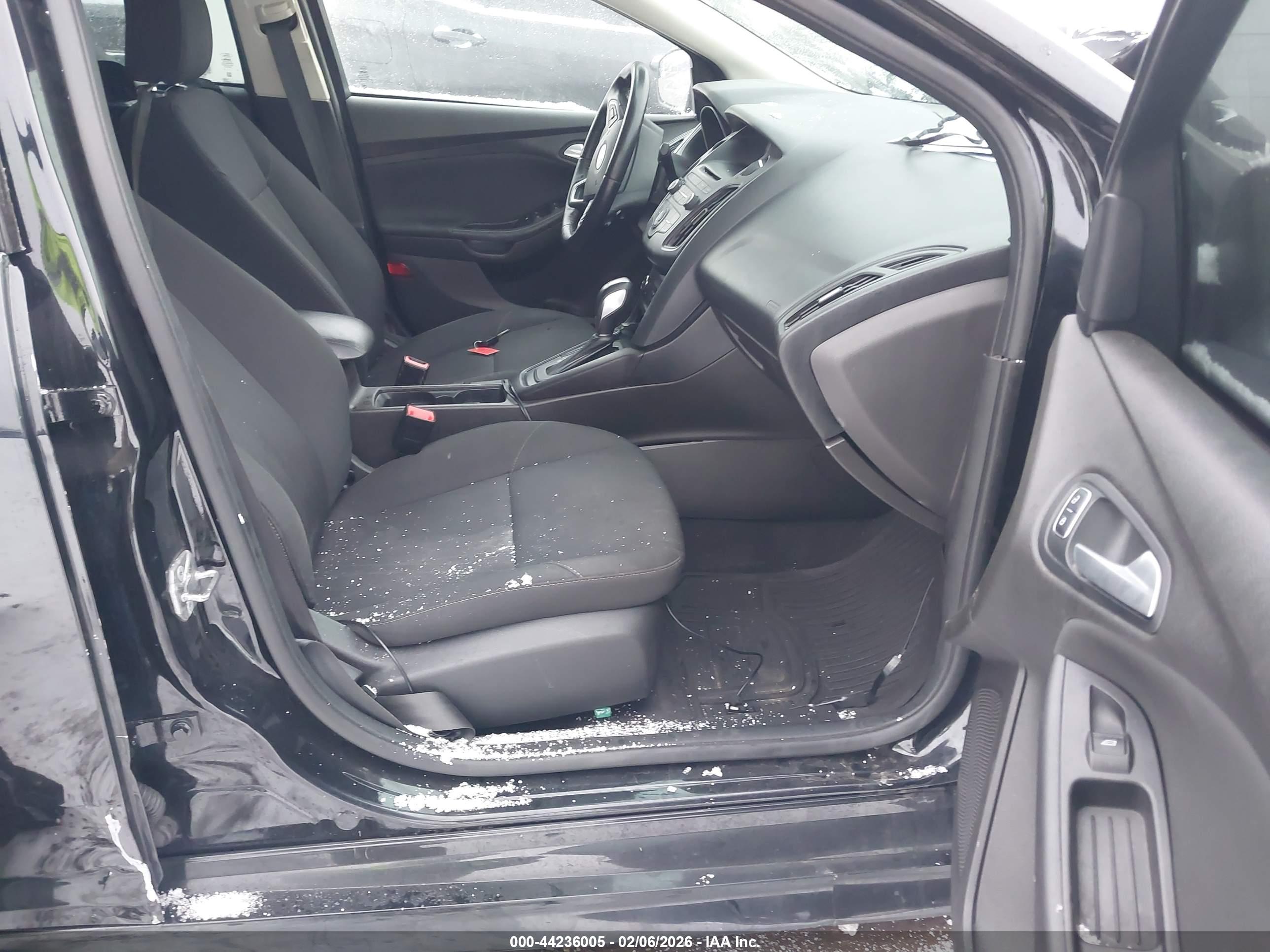 FORD FOCUS image 5